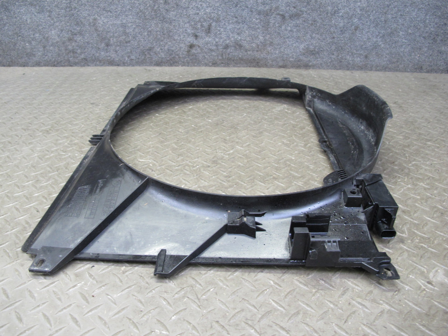 2001-2006 BMW E46 M3 S54 Engine Motor Radiator Fan Shroud Cover Panel