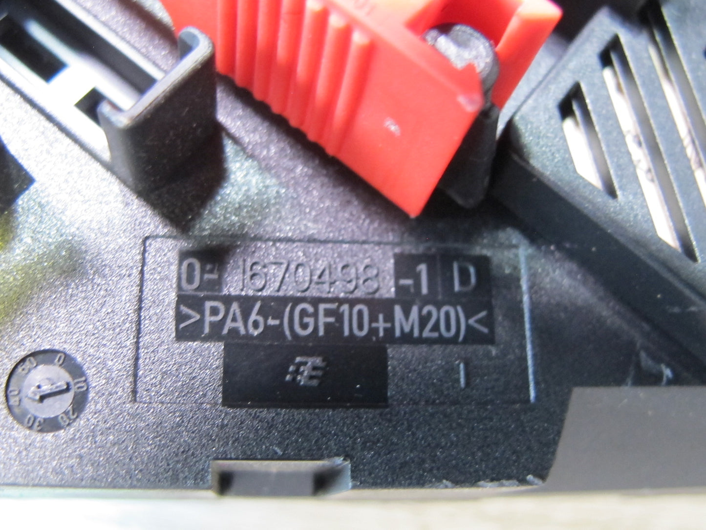 11-13 BMW F10 5-SERIES 550i Rear Power Distribution Fuse Relay Box 9252812 OEM