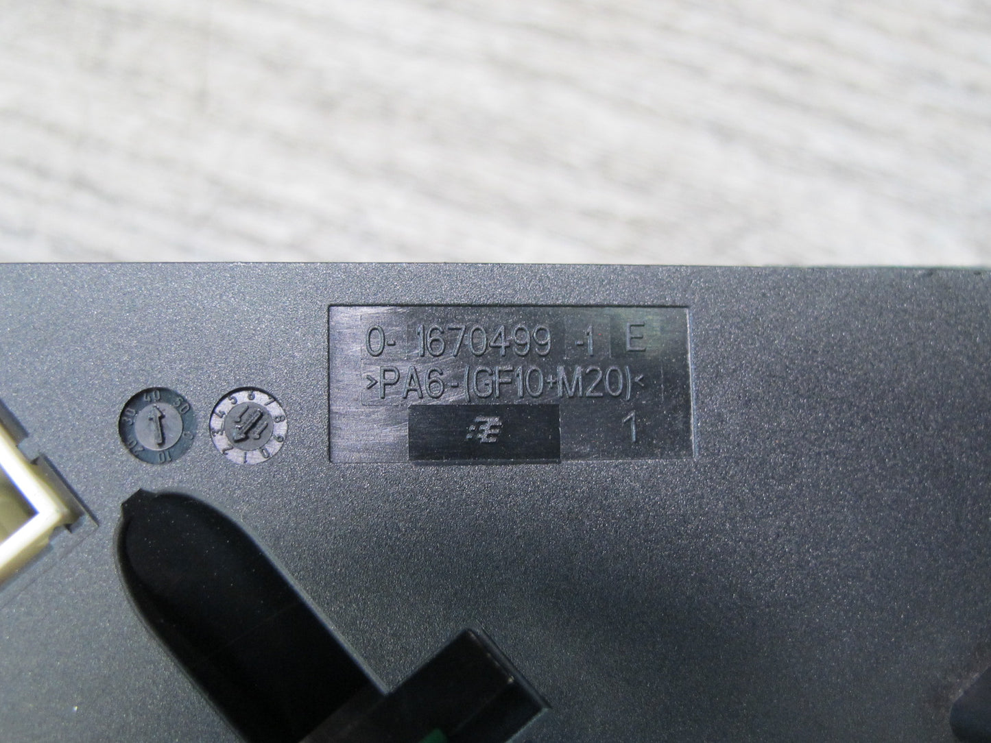 11-13 BMW F10 5-SERIES 550i Rear Power Distribution Fuse Relay Box 9252812 OEM