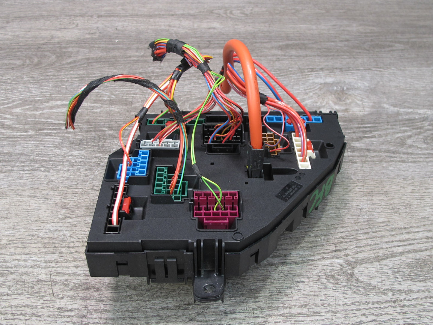 11-13 BMW F10 5-SERIES 550i Rear Power Distribution Fuse Relay Box 9252812 OEM