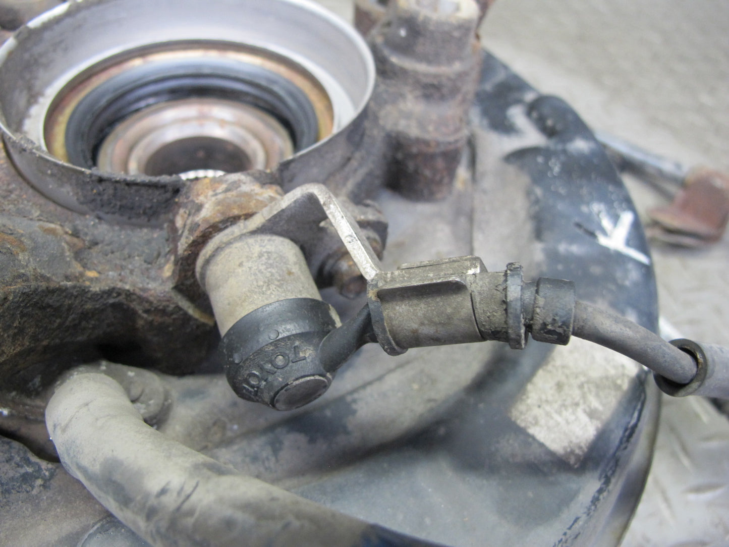 92-00 Lexus JZZ31L SC400 SC300 RWD Rear Left Spindle Knuckle Wheel Hub OEM