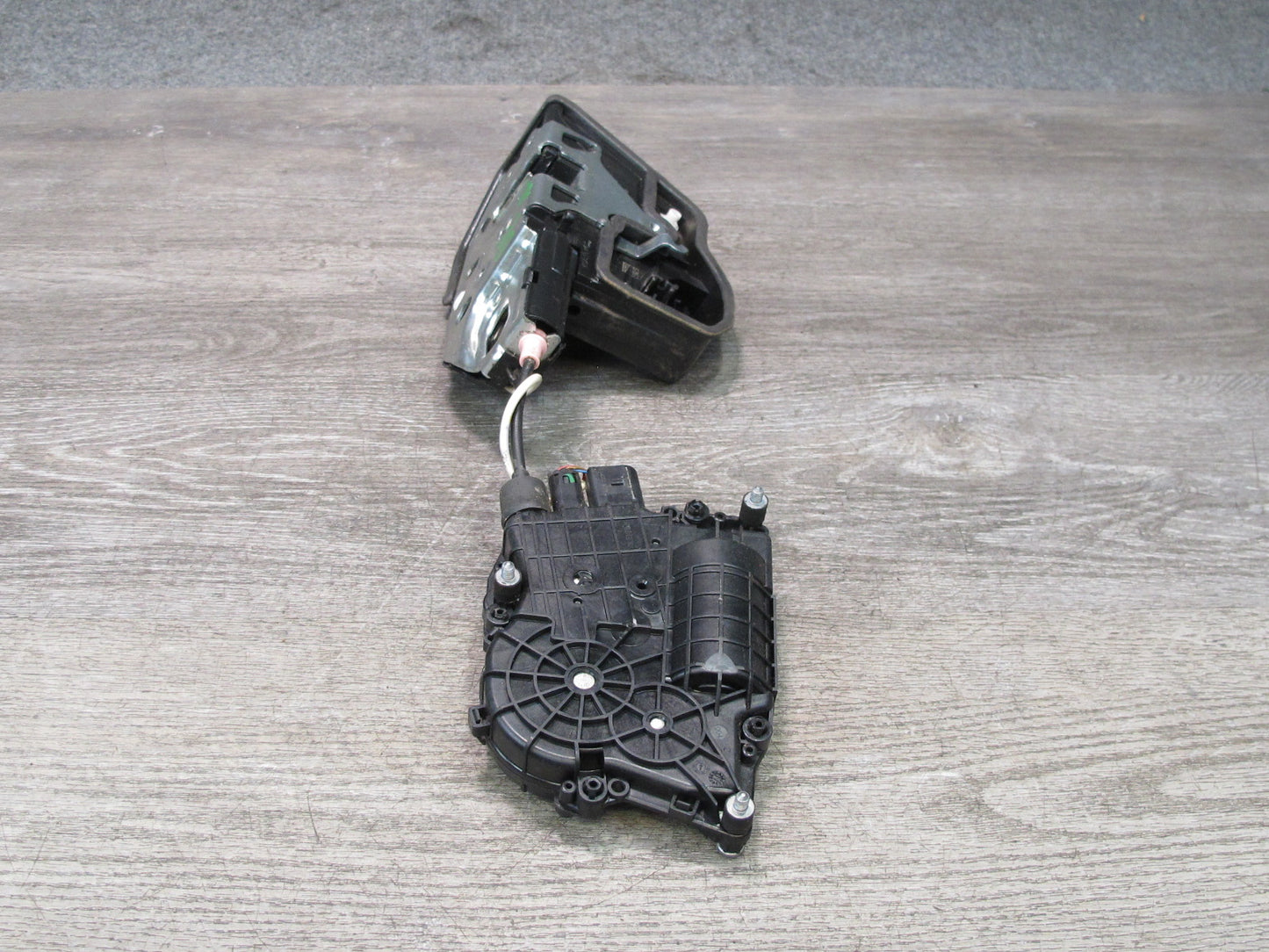 11-16 BMW F10 5-SERIES 550i Rear Left Door Lock Latch Actuator w Soft Close OEM