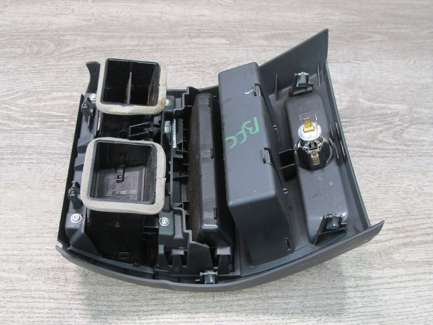 11-16 BMW F10 5-SERIES 550i Rear Center Console Air Vent Trim Panel Storage OEM