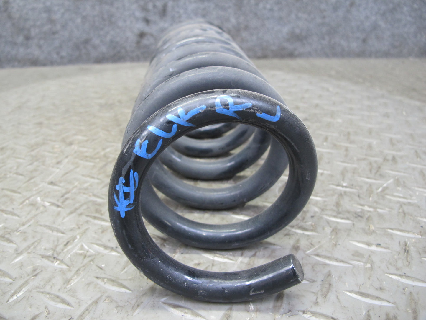 05-11 Mercedes R171 Slk-class Set of 2 Rear Left & Right Coil Spring OEM