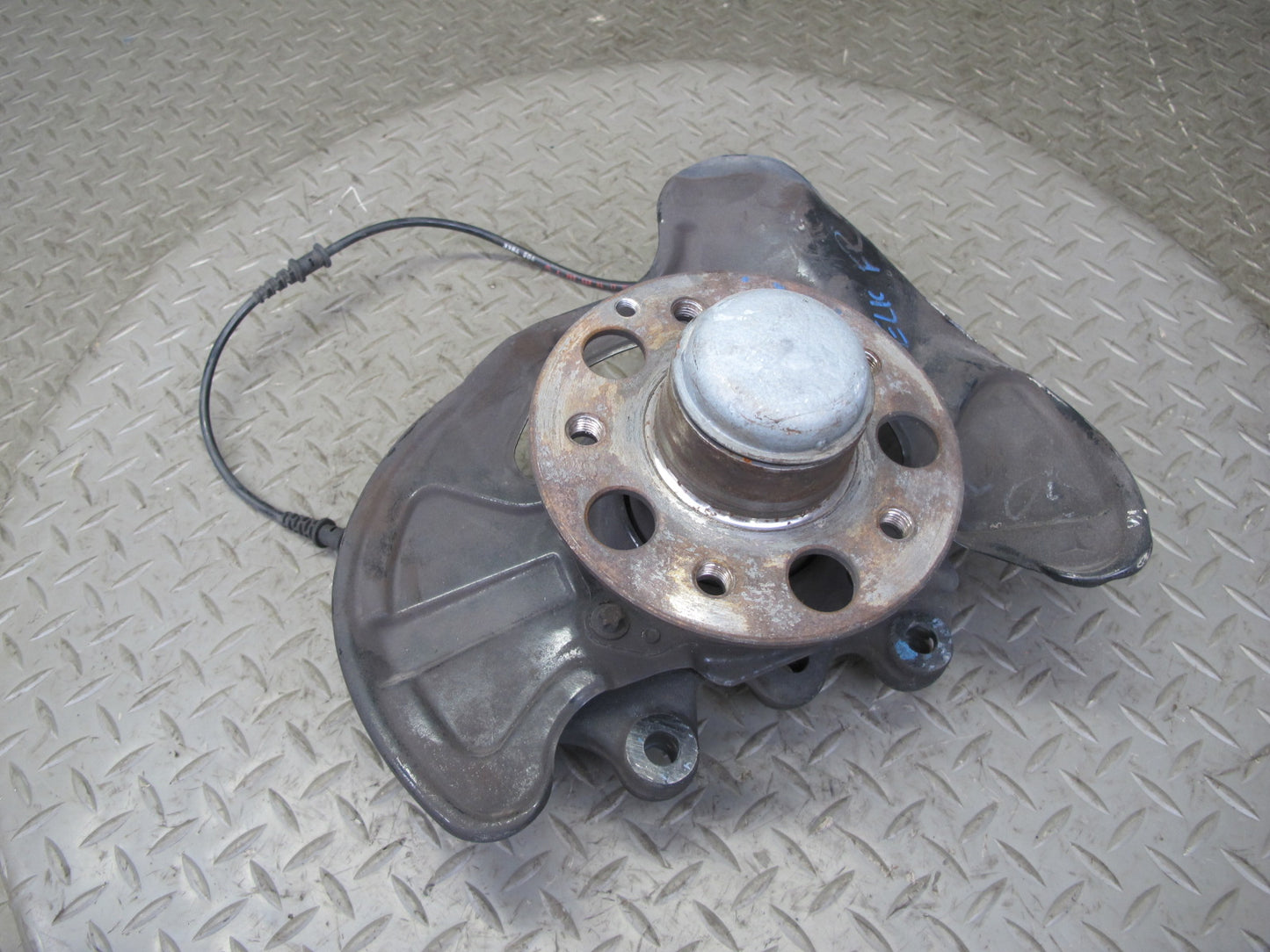 05-11 Mercedes R171 Slk-class Front Right Spindle Knuckle Wheel Hub Bearing OEM