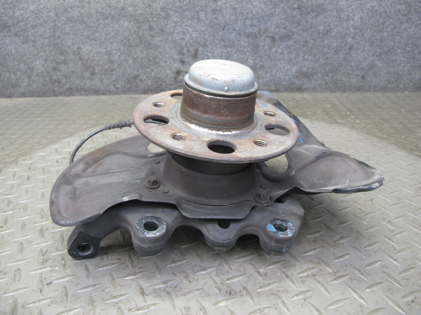05-11 Mercedes R171 Slk-class Front Right Spindle Knuckle Wheel Hub Bearing OEM