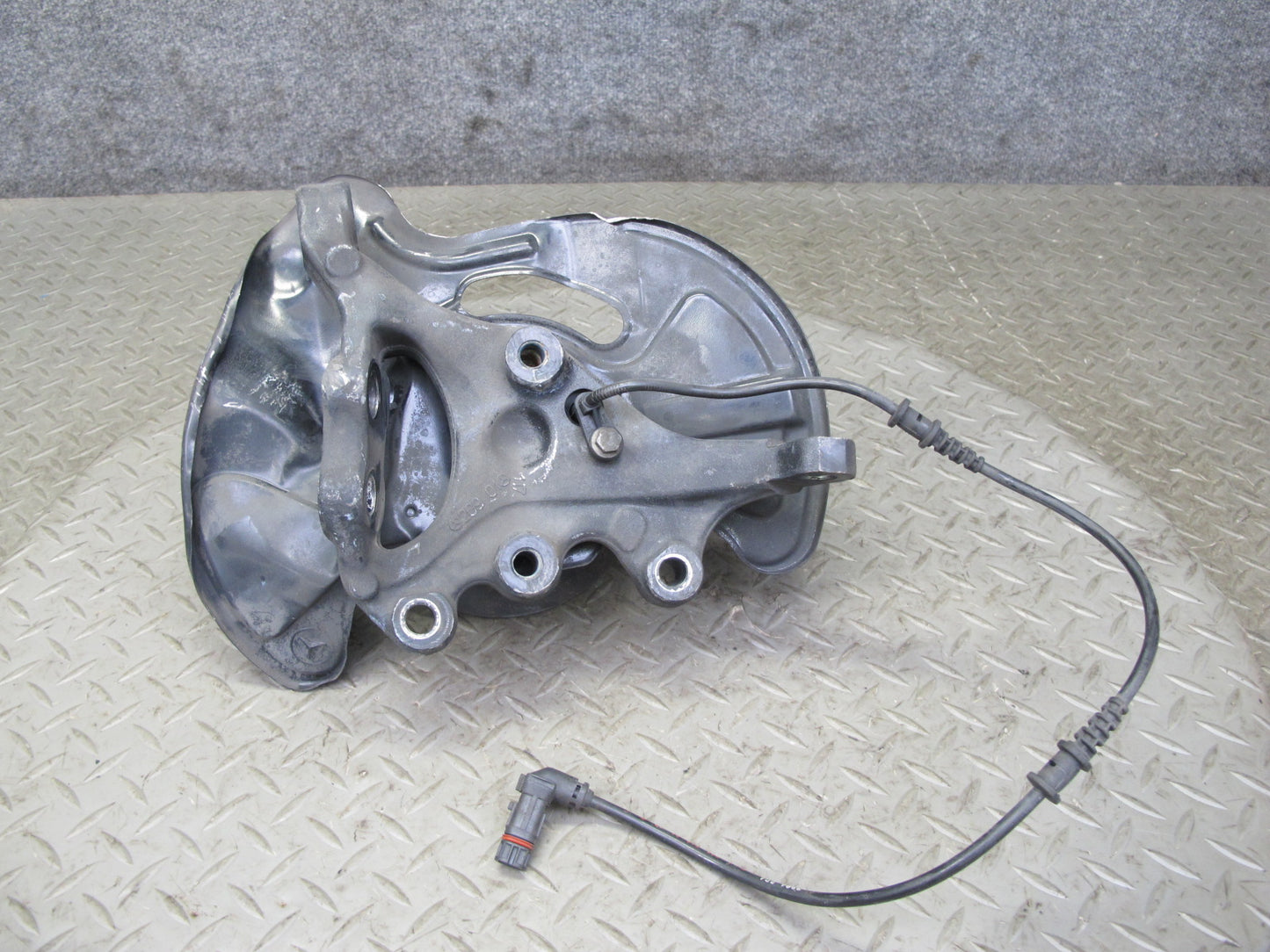 05-11 Mercedes R171 Slk-class Front Right Spindle Knuckle Wheel Hub Bearing OEM