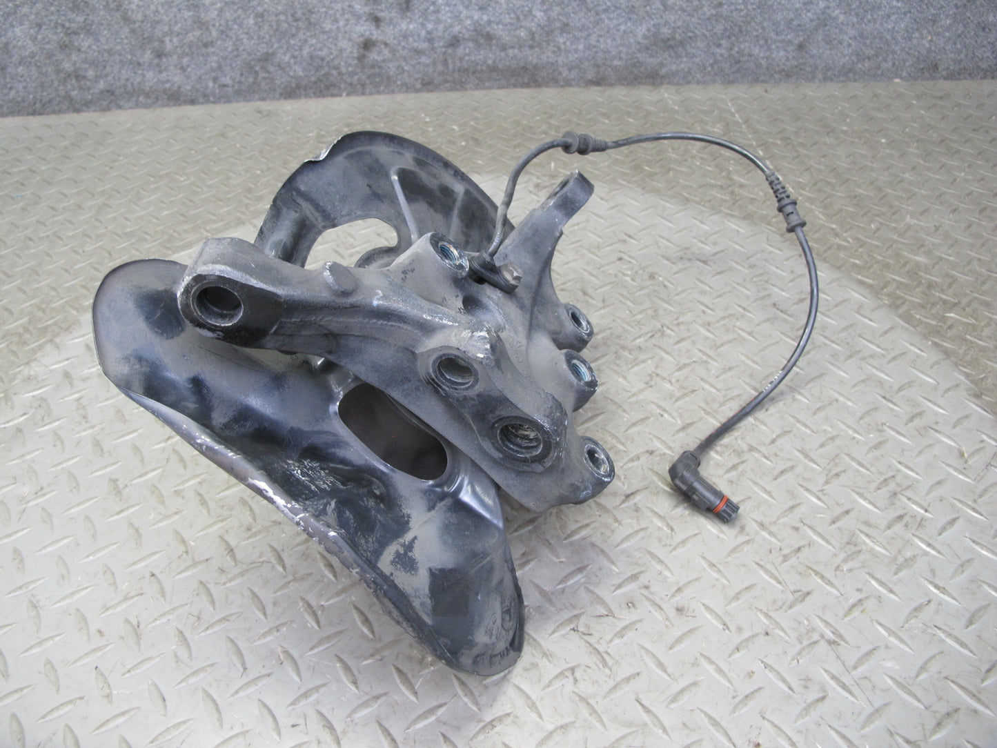 05-11 Mercedes R171 Slk-class Front Right Spindle Knuckle Wheel Hub Bearing OEM