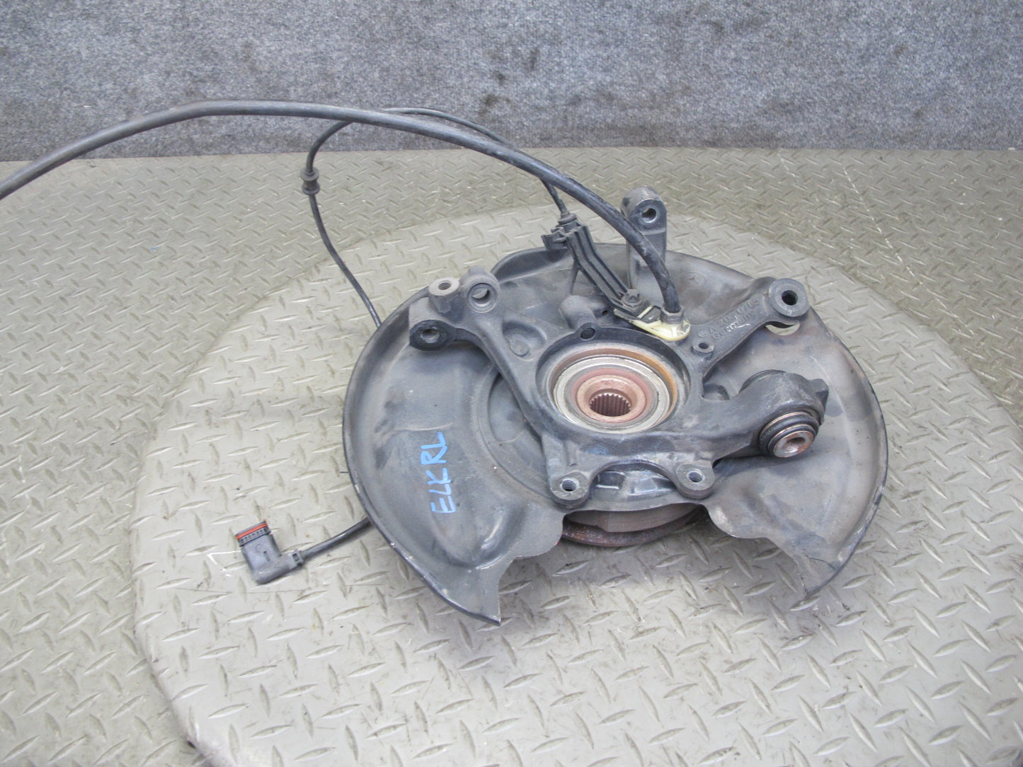 05-11 Mercedes R171 Slk-class Rear Left Spindle Knuckle Wheel Hub Bearing OEM