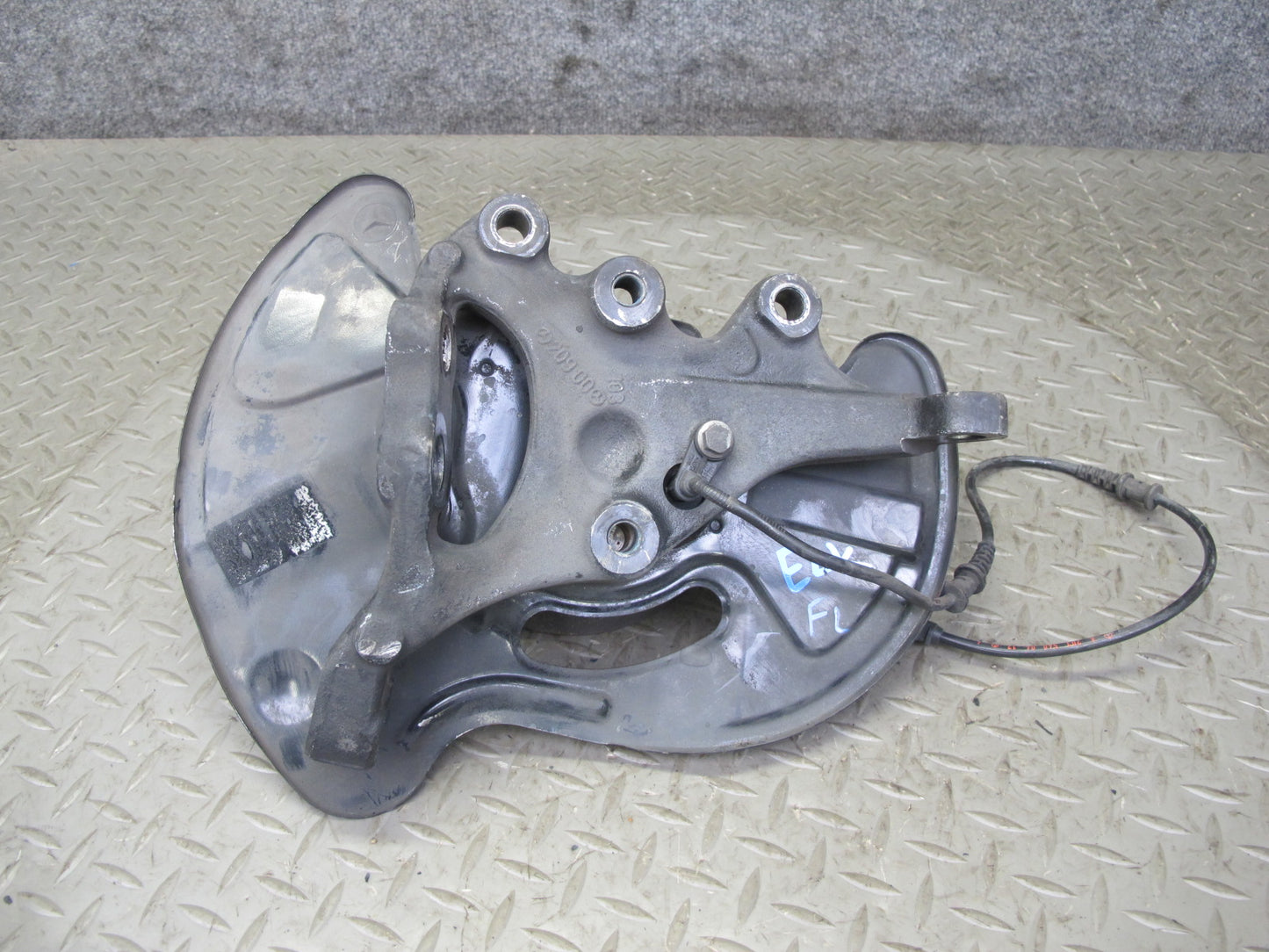 05-11 Mercedes R171 Slk-class Front Left Spindle Knuckle Wheel Hub Bearing OEM