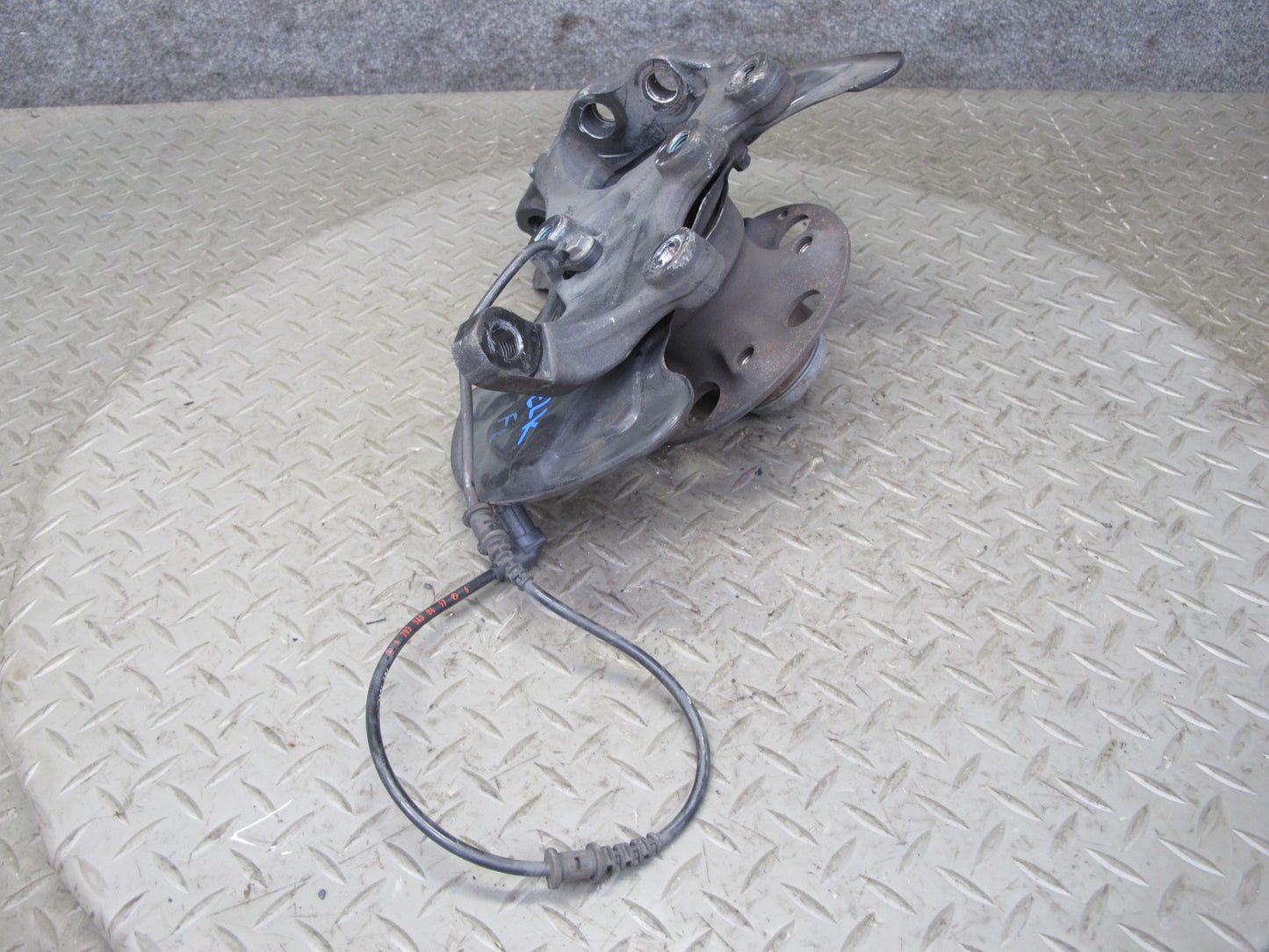 05-11 Mercedes R171 Slk-class Front Left Spindle Knuckle Wheel Hub Bearing OEM