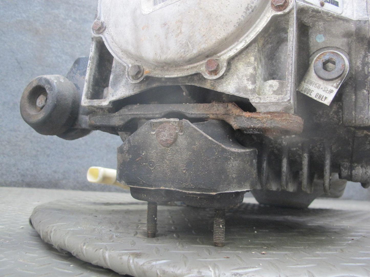 98-00 Chevrolet Corvette C5 Automatic Transmission w LSD Differential 2.73 65K