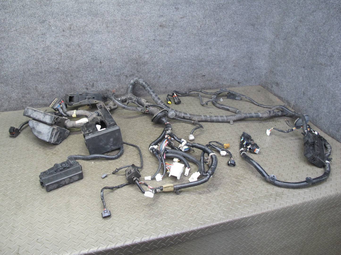 2014 Infiniti QX60 2.5L Hybrid Engine Bay Motor Wire Wiring Harness w Fuse Box