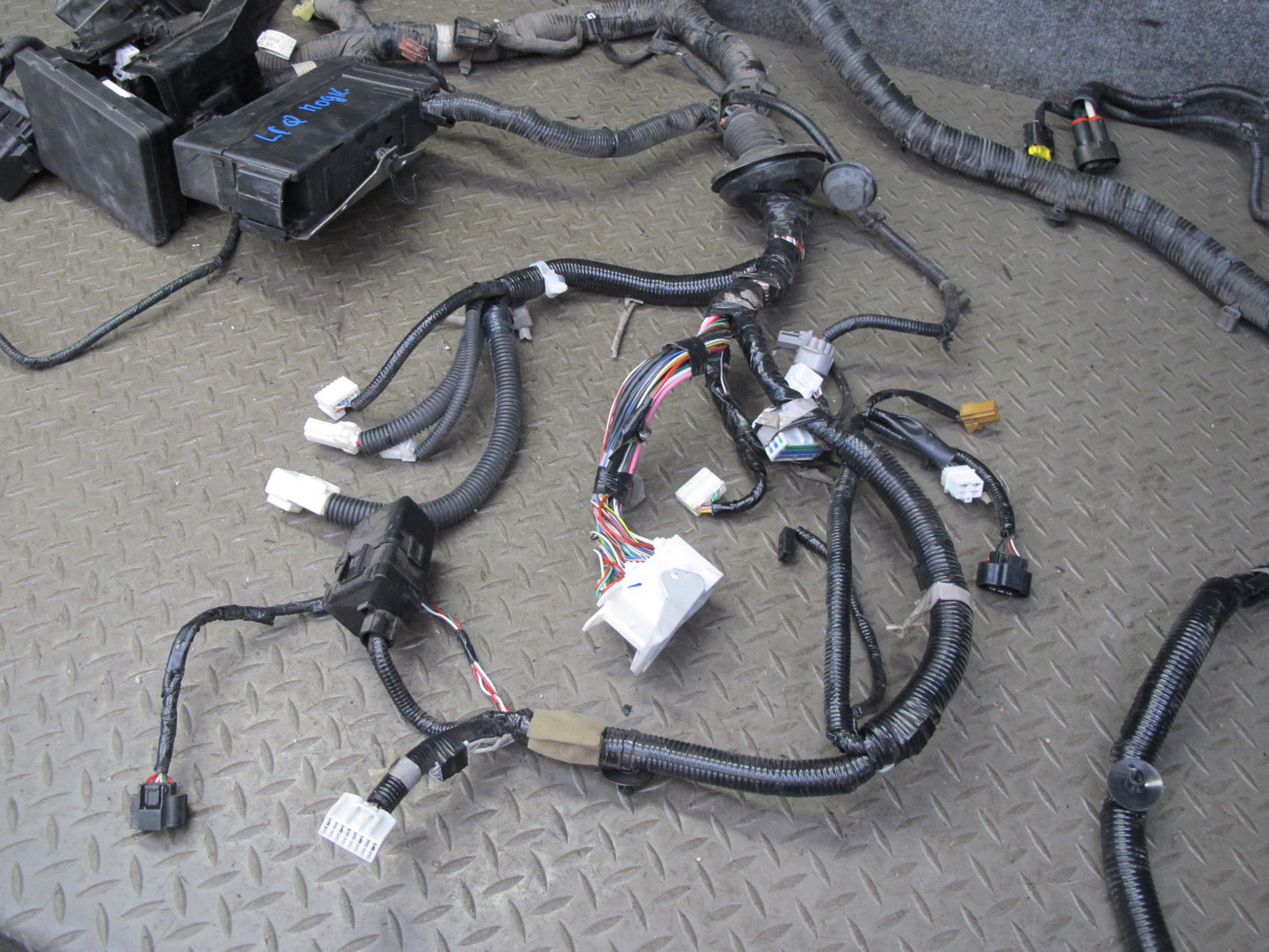 2014 Infiniti QX60 2.5L Hybrid Engine Bay Motor Wire Wiring Harness w Fuse Box