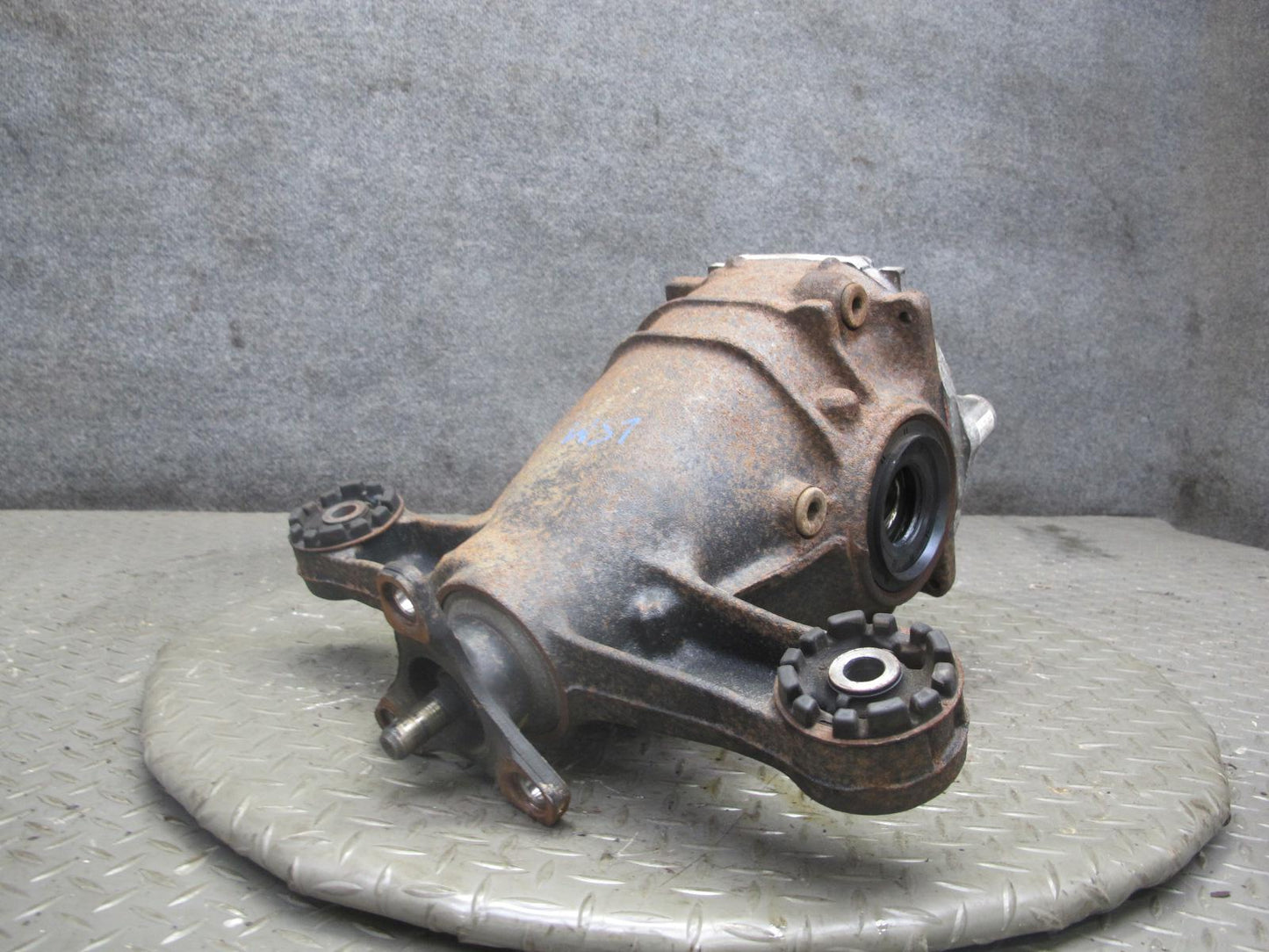 04-06 Lexus UCF30L LS430 RWD Rear Differential Carrier 3.769 Ratio 116K OEM