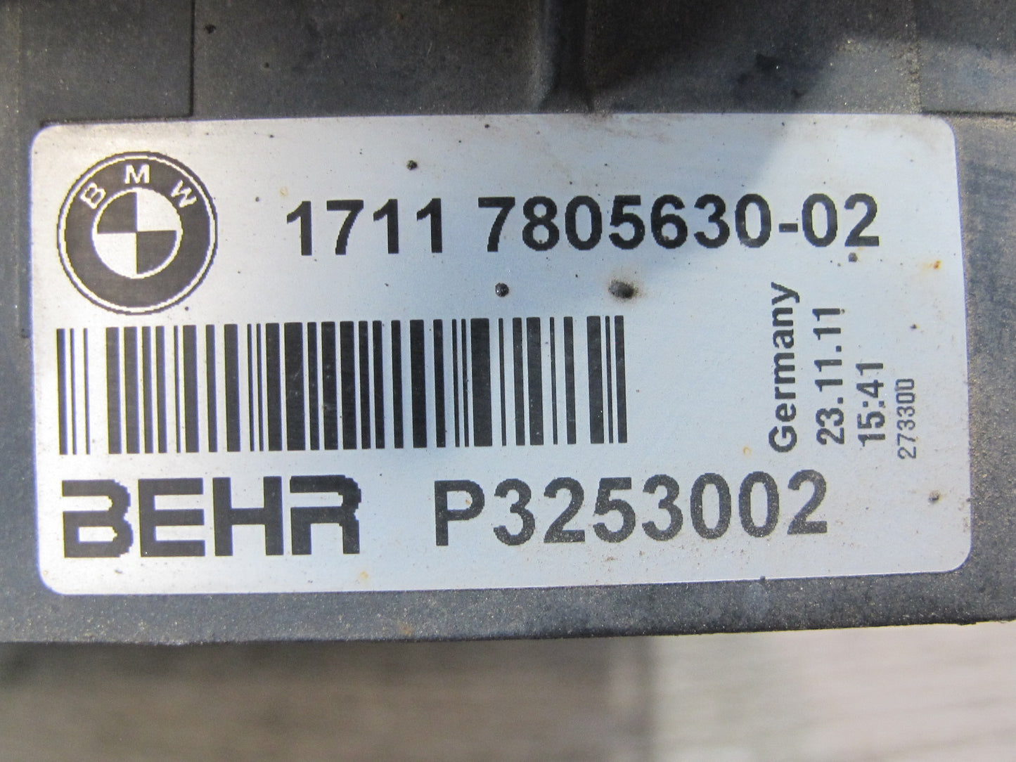 11-16 BMW F01 F07 F10 550I 650I Left Driver Side Auxiliary Radiator 7805630 OEM