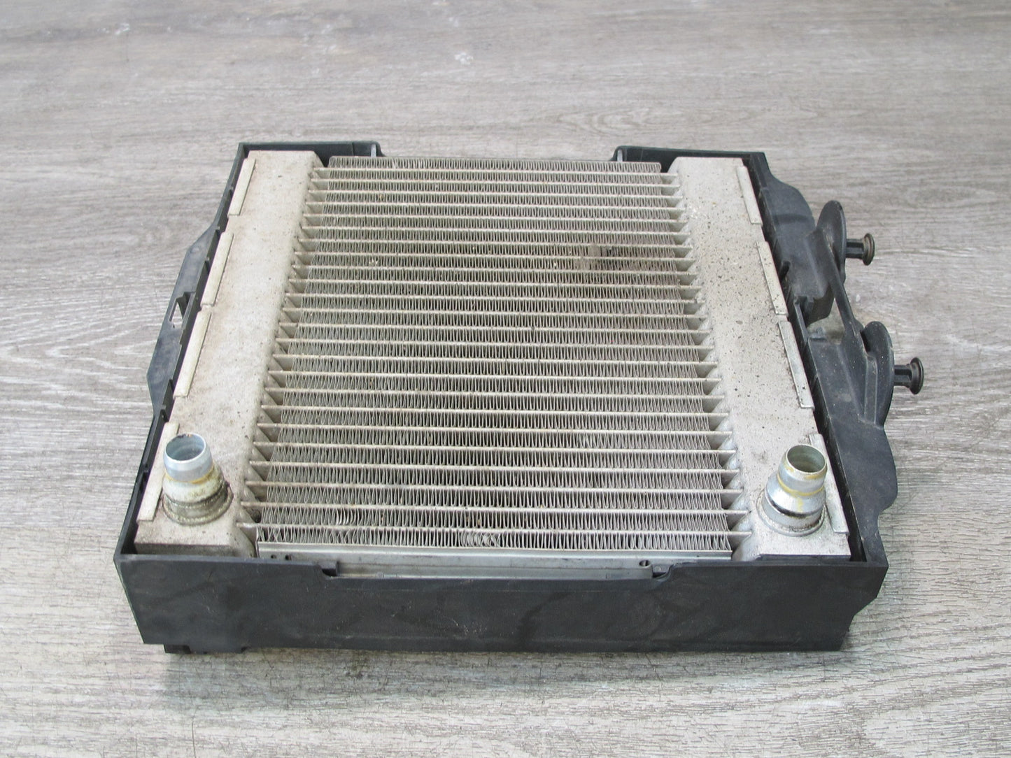 11-16 BMW F01 F07 F10 550I 650I Left Driver Side Auxiliary Radiator 7805630 OEM