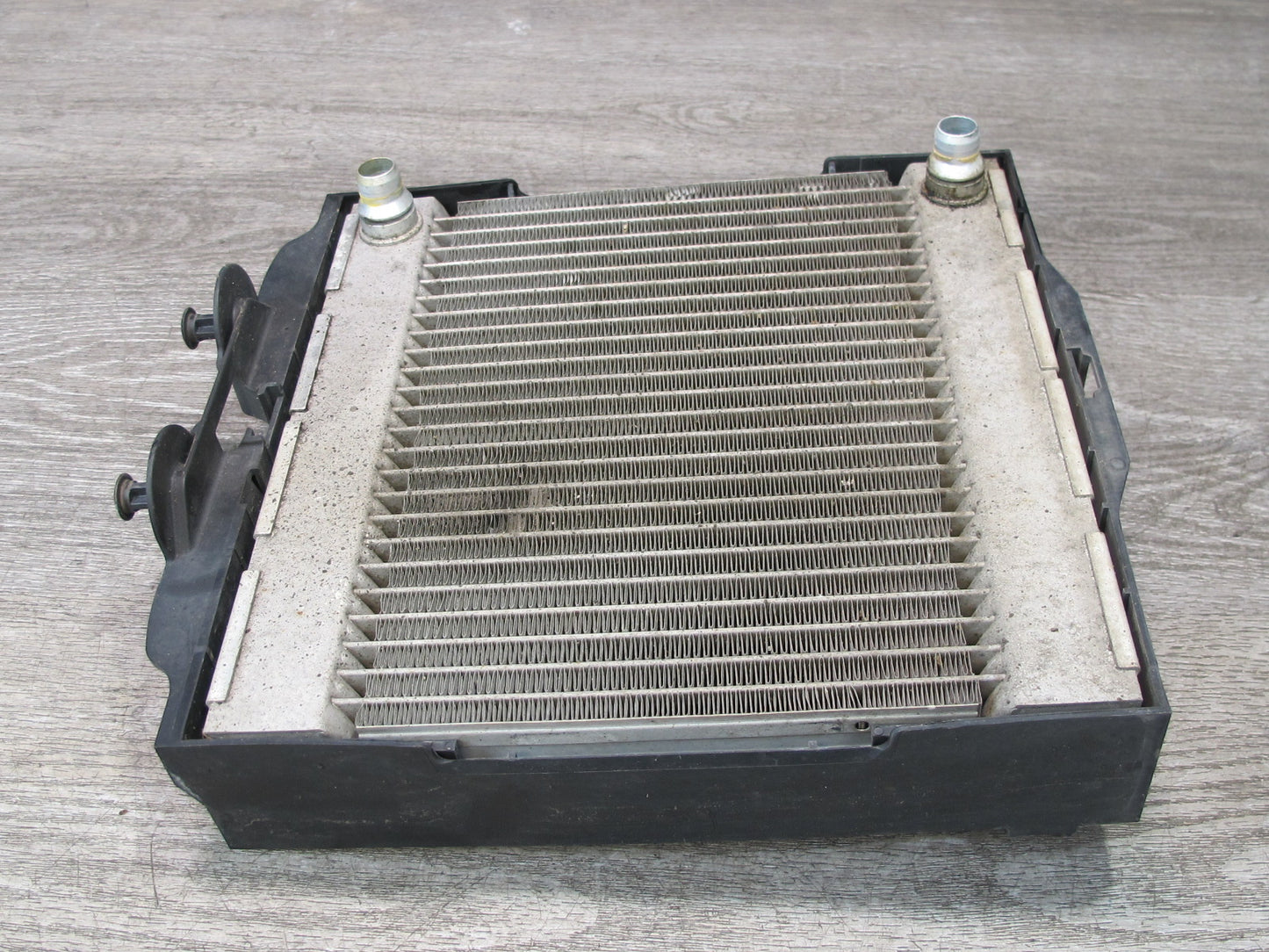 11-16 BMW F01 F07 F10 550I 650I Left Driver Side Auxiliary Radiator 7805630 OEM