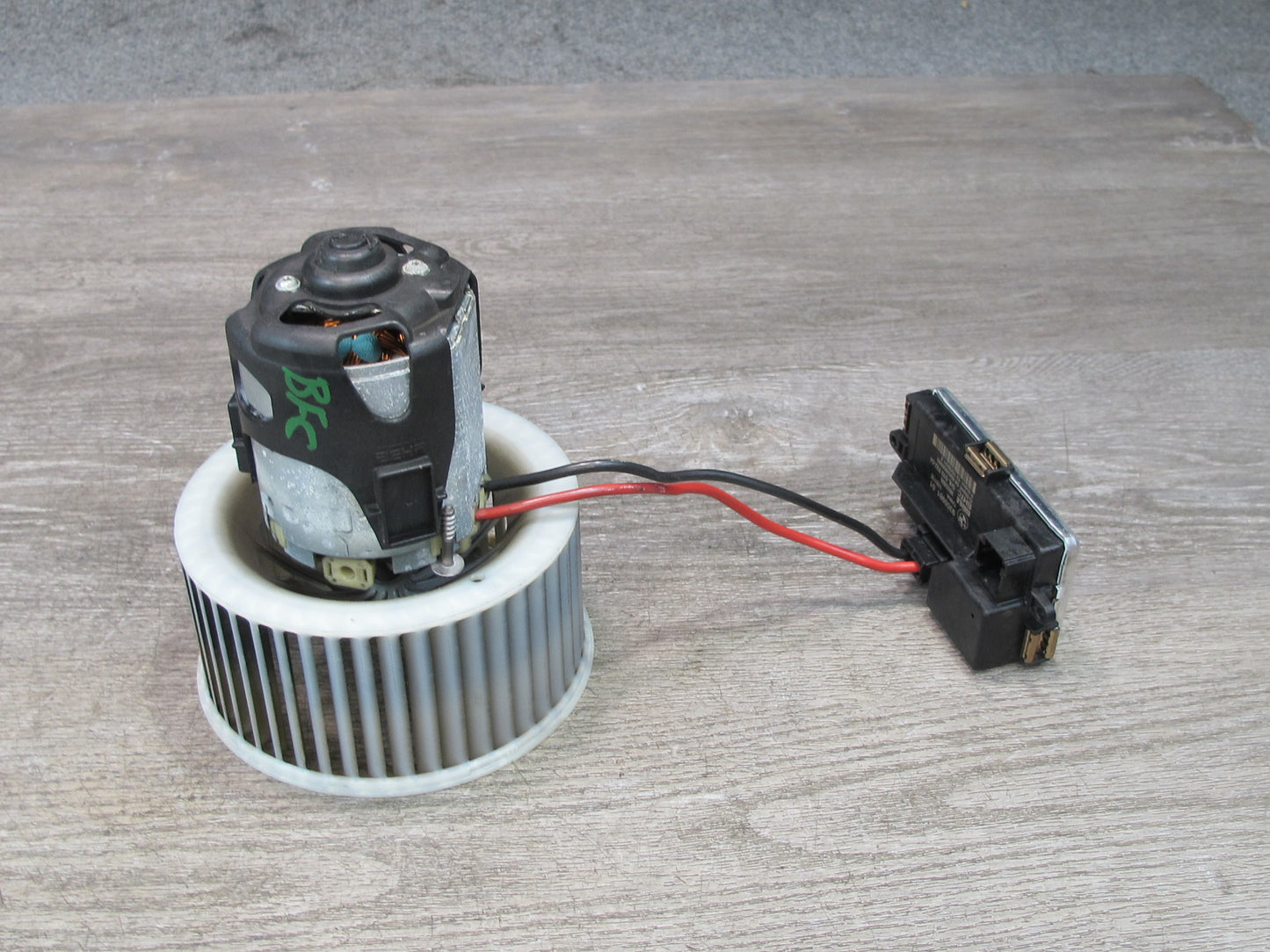 11-16 BMW F10 5-SERIES 550i A/C Heater Blower Motor Fan w Resistor 9242607 OEM