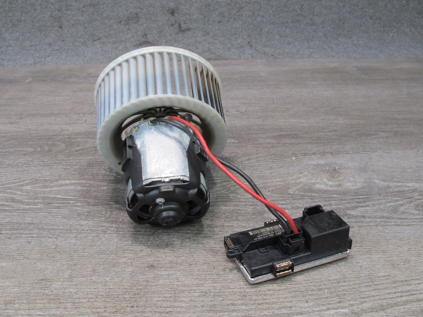 11-16 BMW F10 5-SERIES 550i A/C Heater Blower Motor Fan w Resistor 9242607 OEM