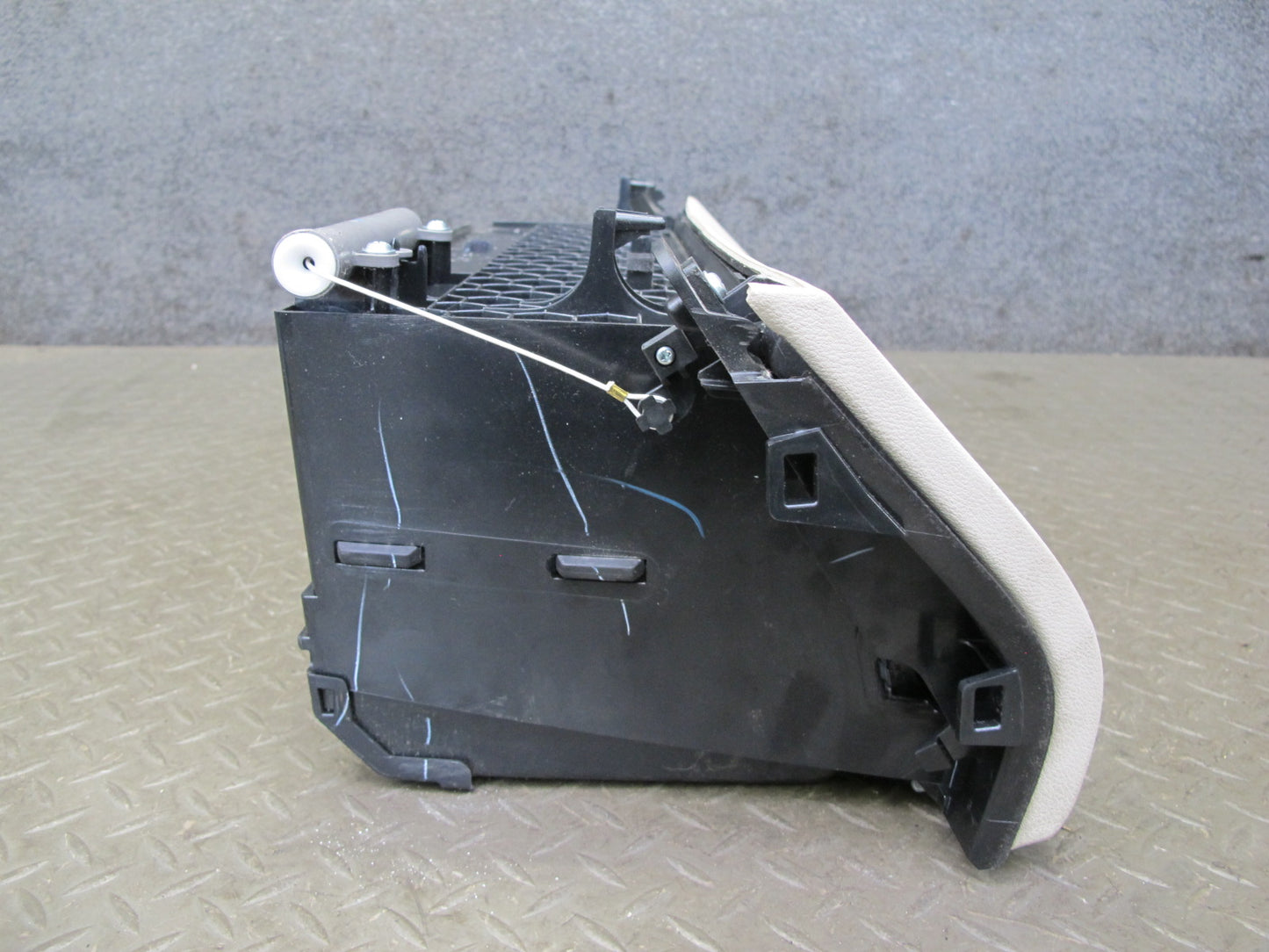 10-11 Lexus GSE20L IS350 IS250 Dash Glove Box Compartment Storage Alabaster OEM