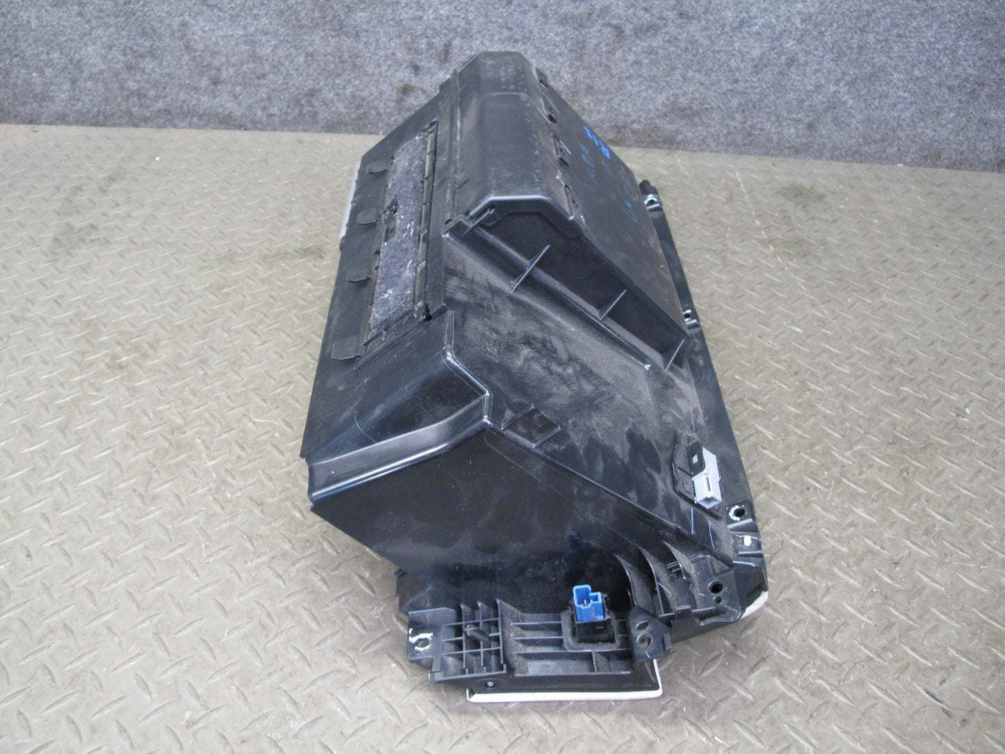 10-11 Lexus GSE20L IS350 IS250 Dash Glove Box Compartment Storage Alabaster OEM