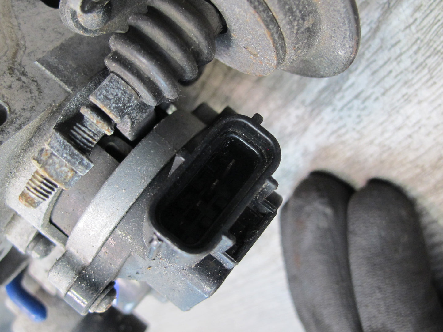 92-96 Lexus JZZ31L SC300 2JZGE Engine Throttle Body TRC w Sensor OEM