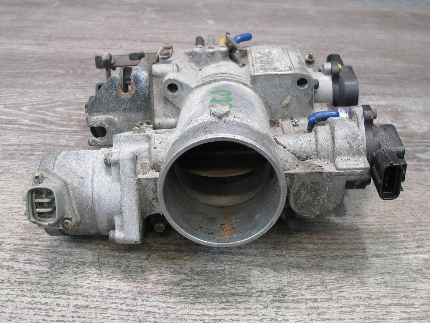 92-96 Lexus JZZ31L SC300 2JZGE Engine Throttle Body TRC w Sensor OEM