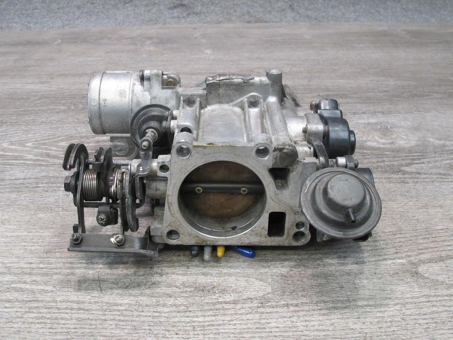 92-96 Lexus JZZ31L SC300 2JZGE Engine Throttle Body TRC w Sensor OEM