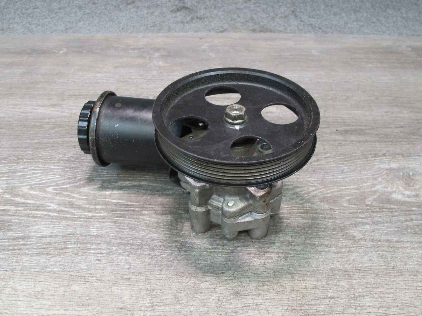 92-96 Lexus JZZ31L SC300 Power Steering Pump Reservoir Pulley Assy OEM