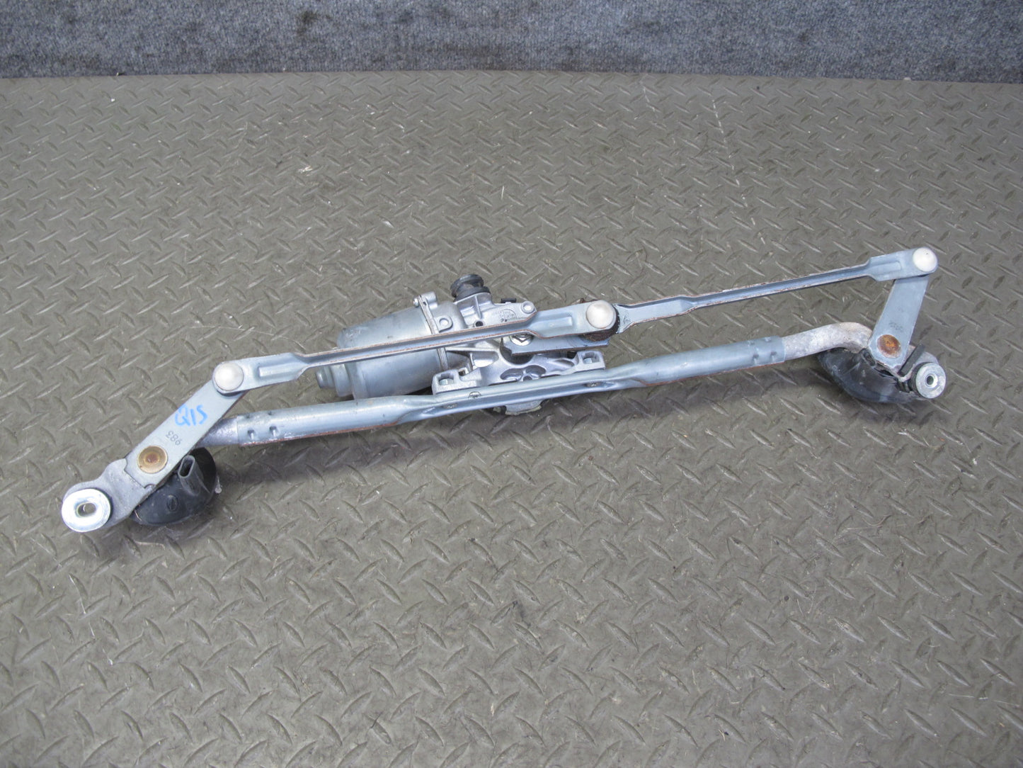 06-13 Lexus GSE20L IS350 IS250 Windshield Wiper Transmission Linkage w Motor OEM