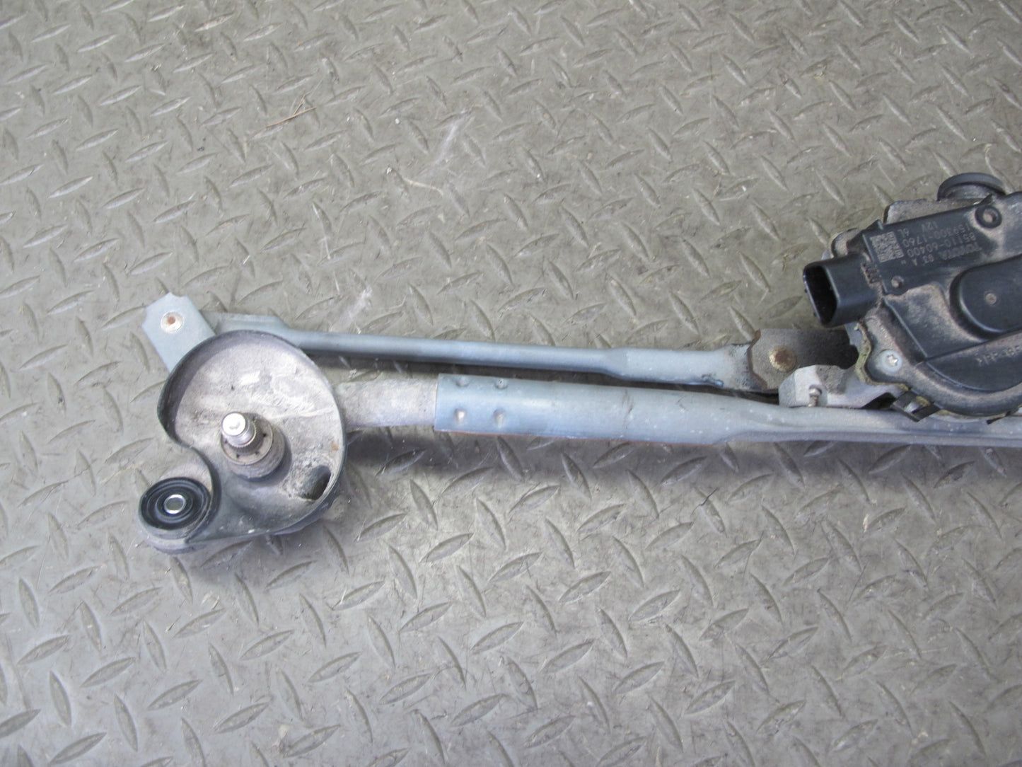06-13 Lexus GSE20L IS350 IS250 Windshield Wiper Transmission Linkage w Motor OEM