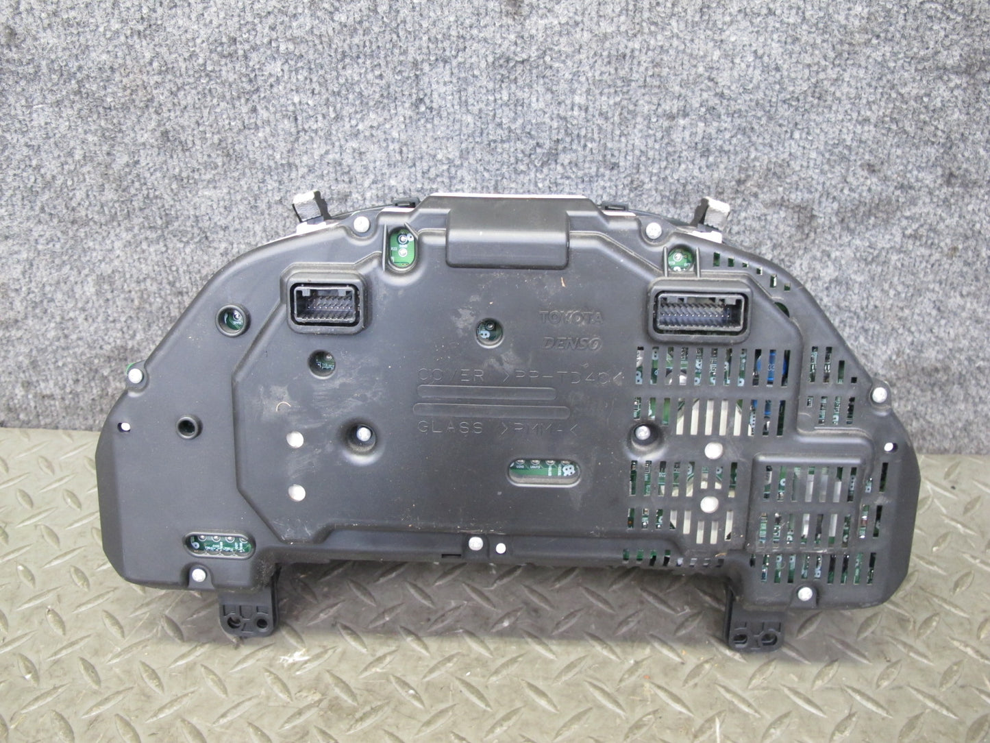 2010 Lexus GSE20L IS250 Convertible A/T Instrument Cluster Gauge Speedometer OEM