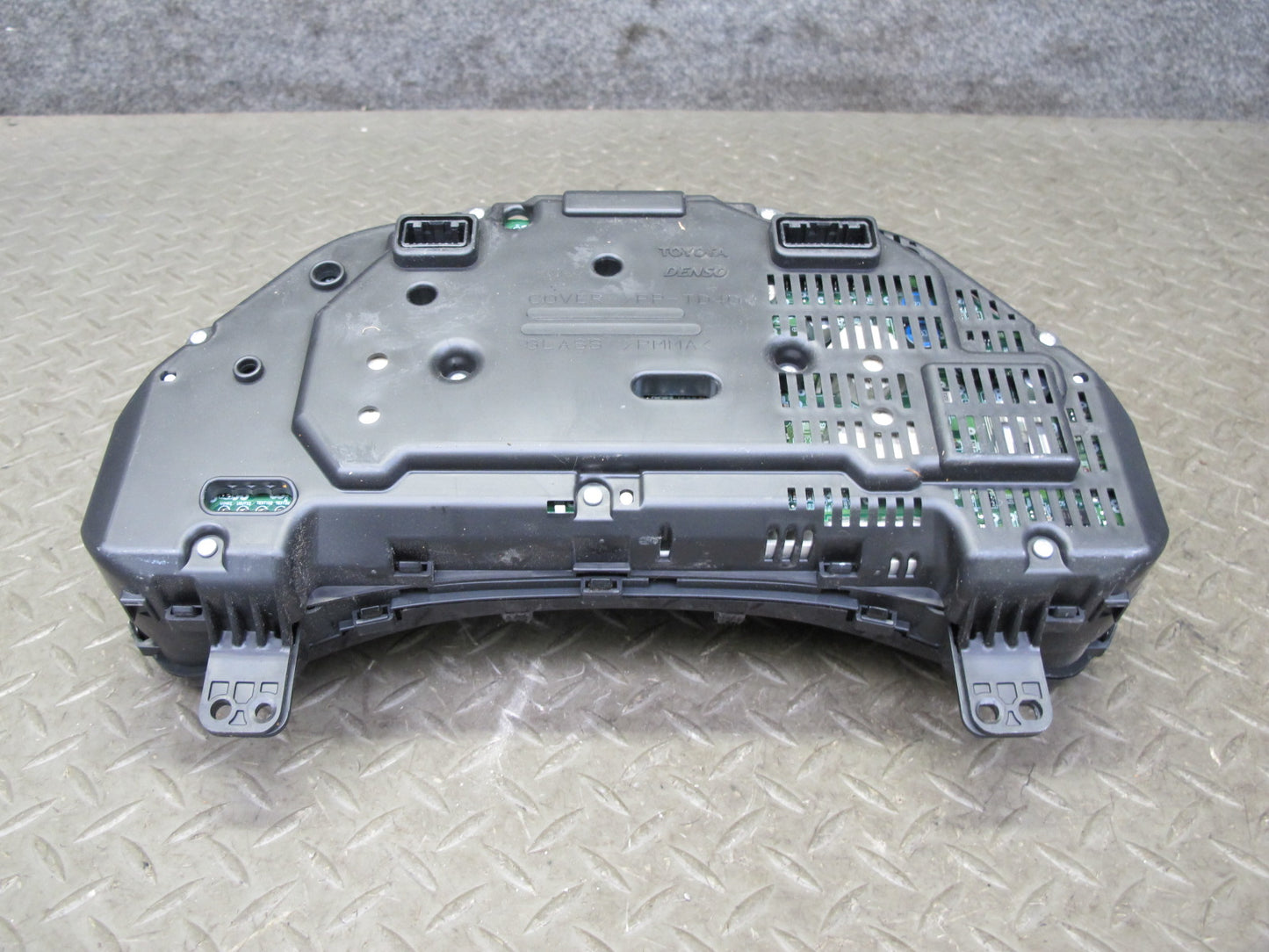 2010 Lexus GSE20L IS250 Convertible A/T Instrument Cluster Gauge Speedometer OEM