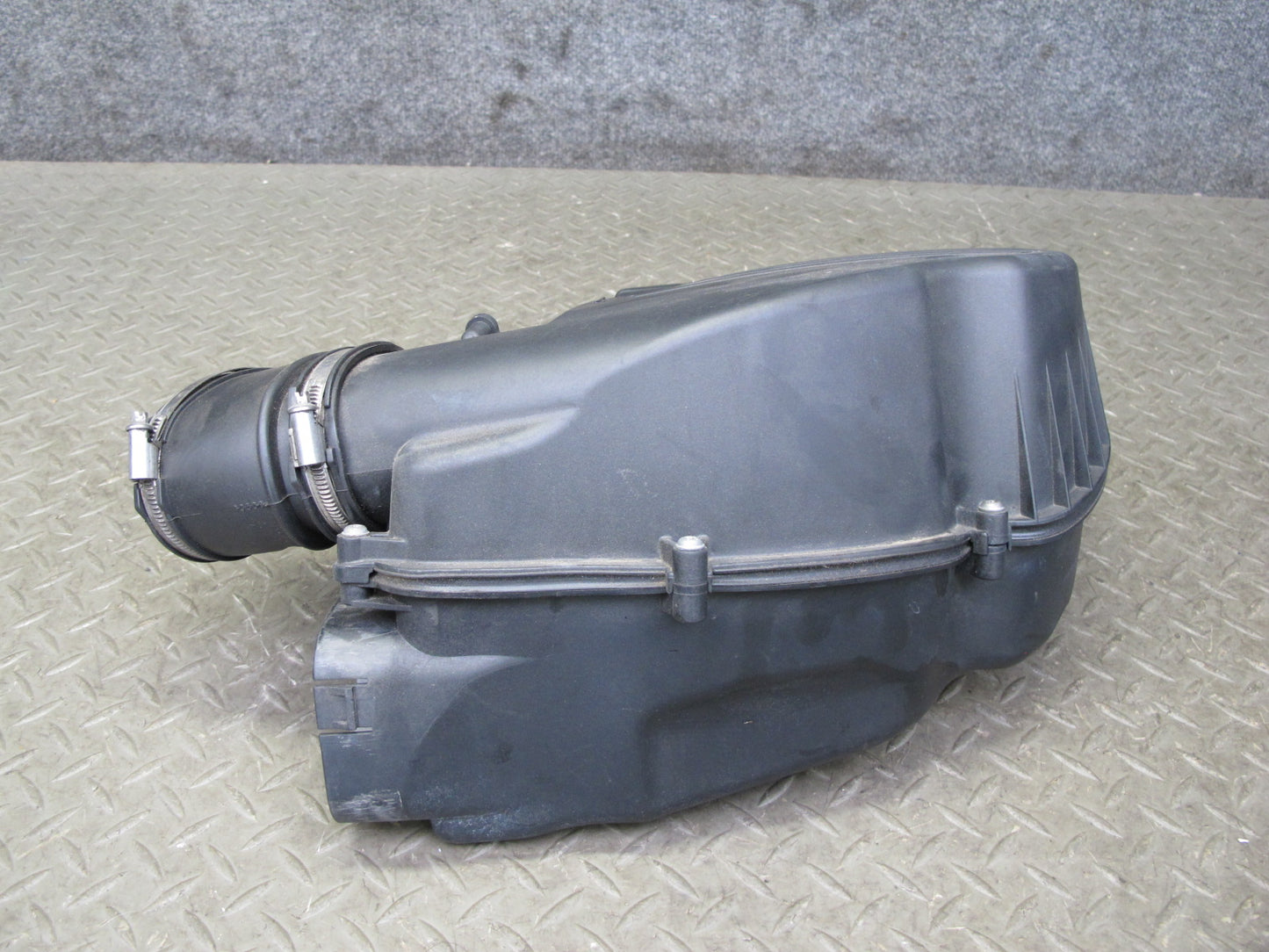 11-13 BMW F12 F10 550i N63 Left Air Intake Cleaner Filter Box w MAF Sensor OEM