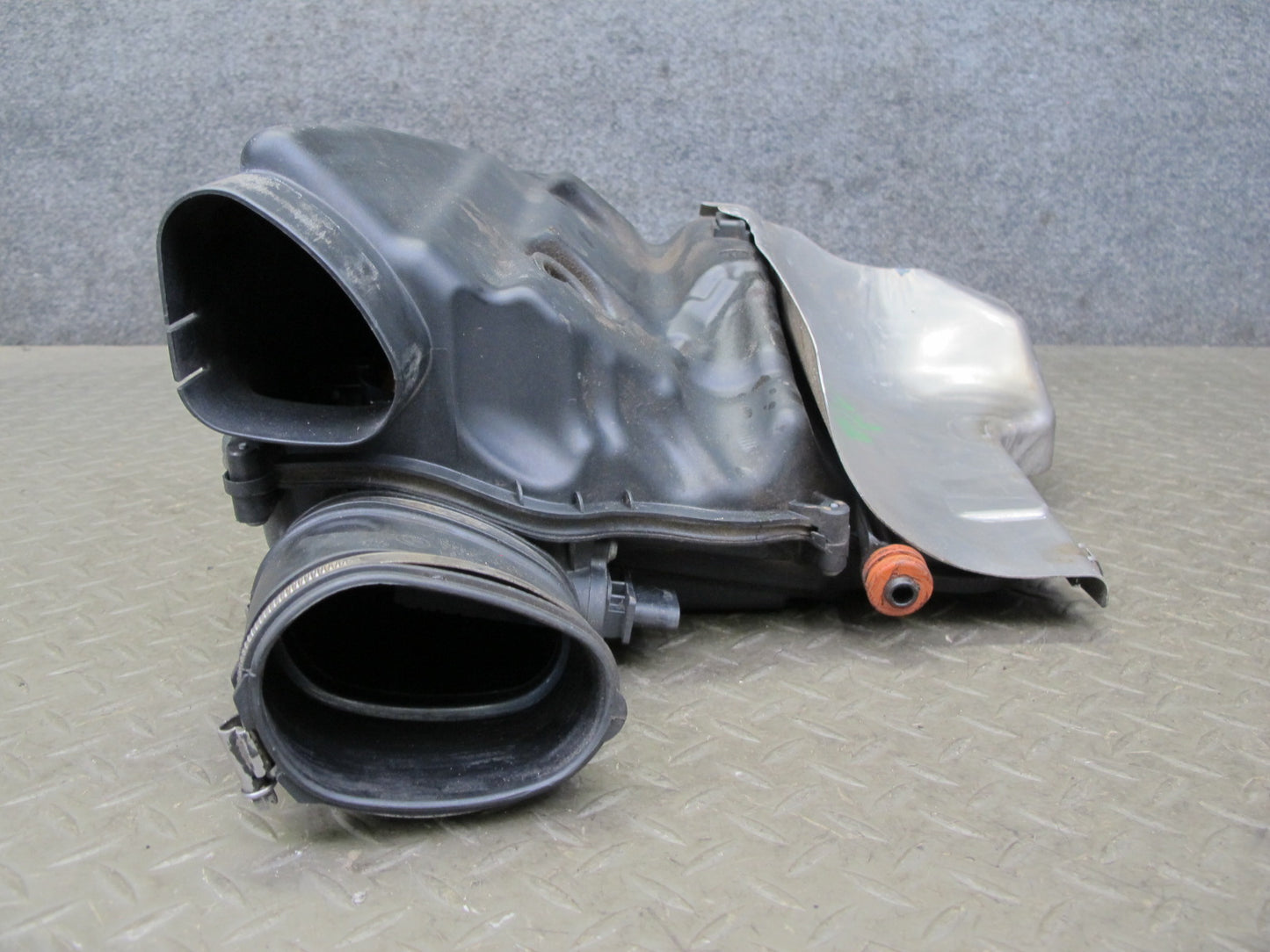 11-13 BMW F12 F10 550i N63 Left Air Intake Cleaner Filter Box w MAF Sensor OEM