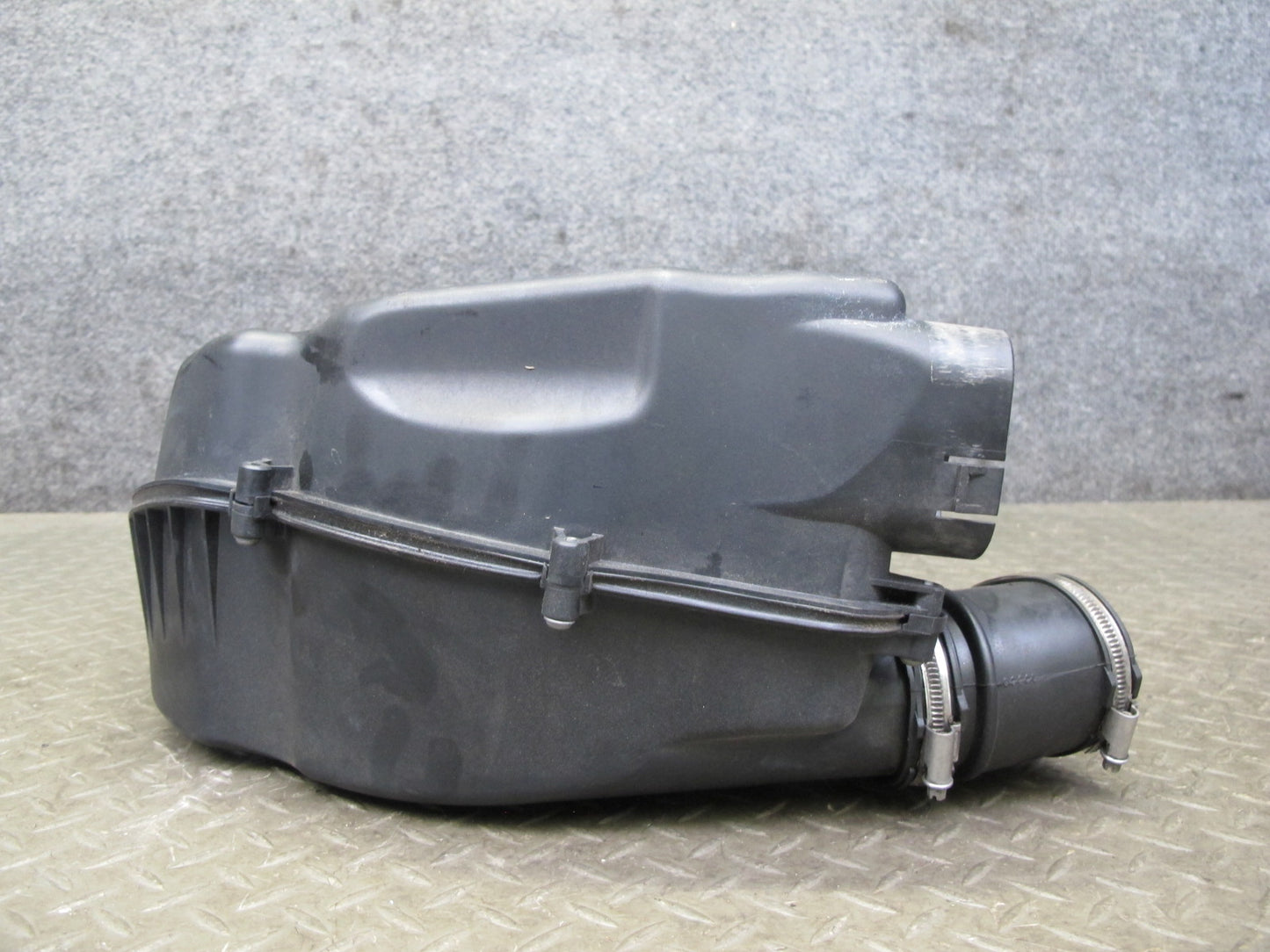 11-13 BMW F12 F10 550i N63 Left Air Intake Cleaner Filter Box w MAF Sensor OEM
