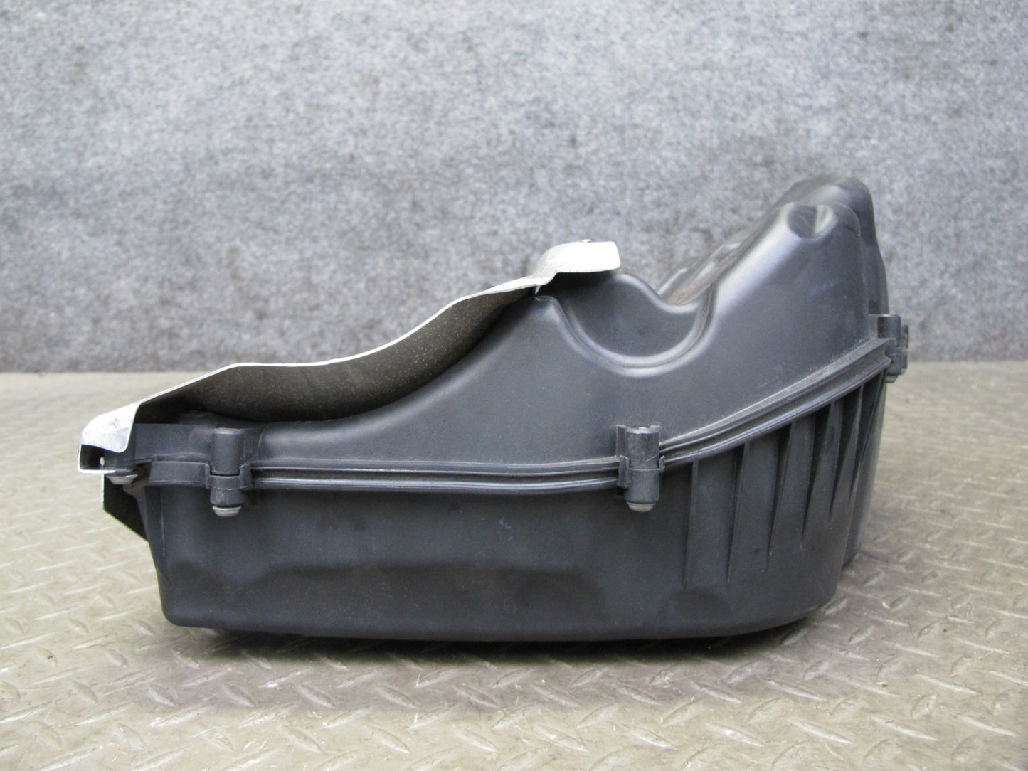 11-13 BMW F12 F10 550i N63 Left Air Intake Cleaner Filter Box w MAF Sensor OEM