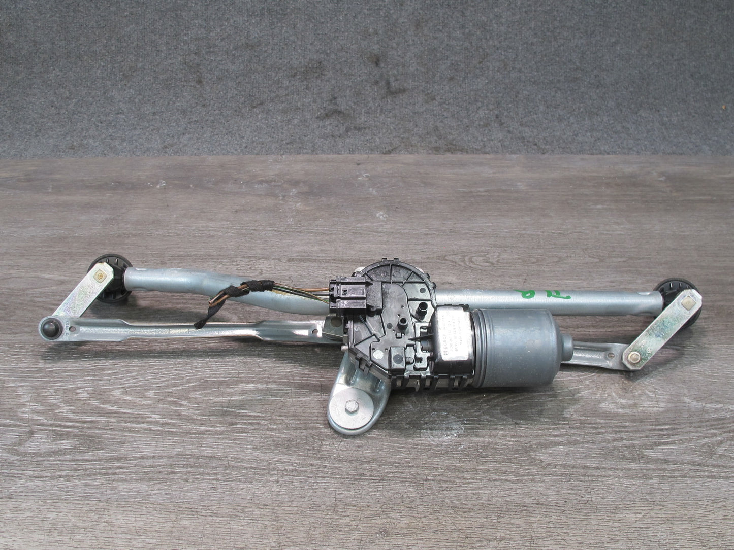 2001-2006 BMW E46 M3 3-SERIES Windshield Wiper Transmission Linkage W/ Motor