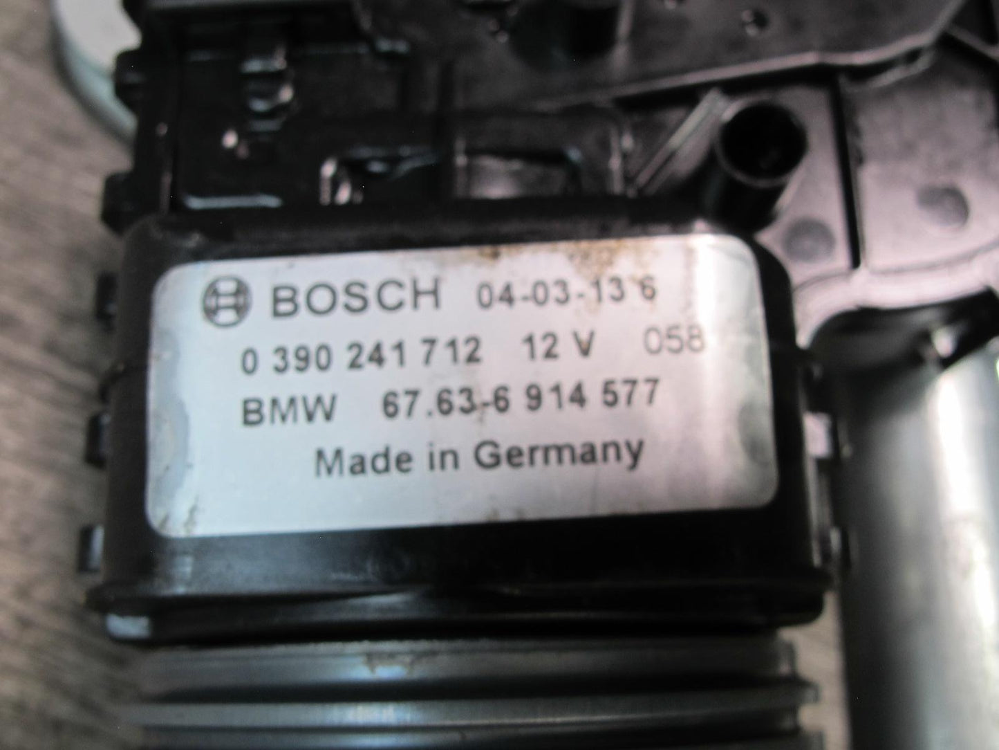 2001-2006 BMW E46 M3 3-SERIES Windshield Wiper Transmission Linkage W/ Motor