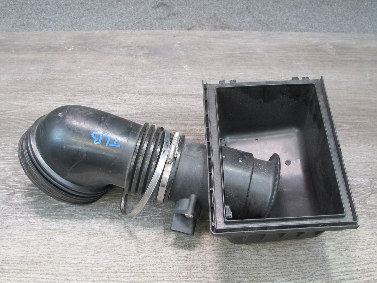 2001-2006 BMW E46 M3 S54 Engine Motor Air Duct Intake Box Housing W/ MAF Sensor
