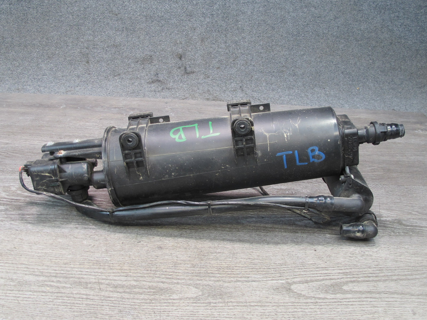 2001-2006 BMW E46 3-SERIES M54 S54 Fuel Evaporator Charcoal Vapor Canister