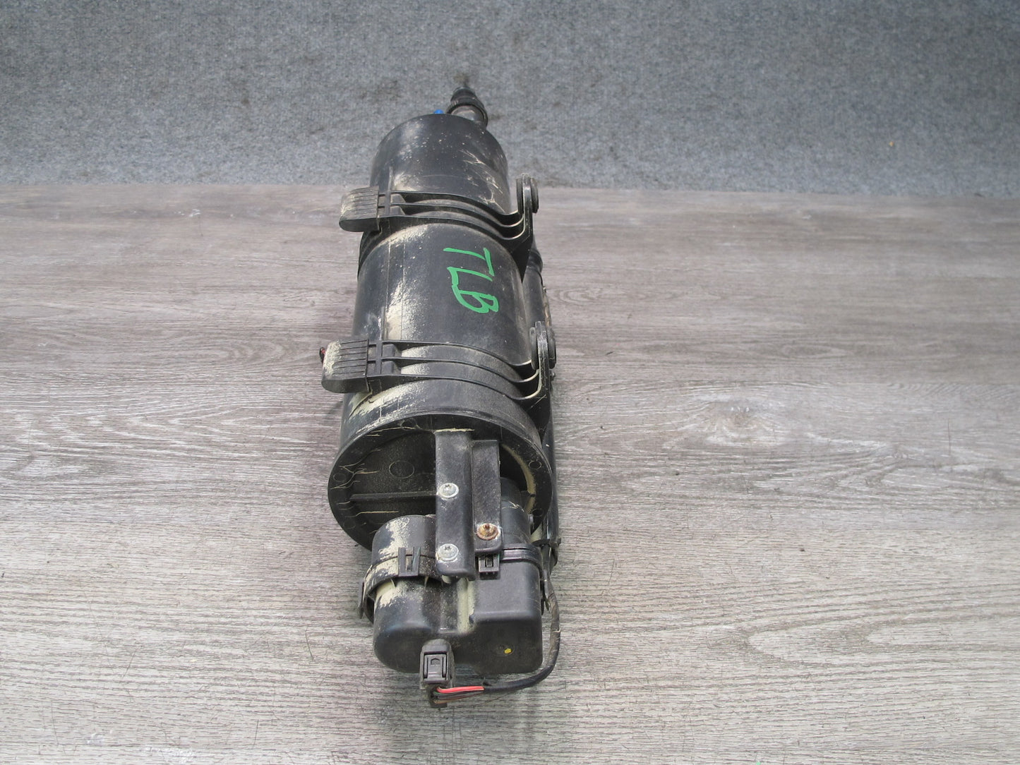 2001-2006 BMW E46 3-SERIES M54 S54 Fuel Evaporator Charcoal Vapor Canister