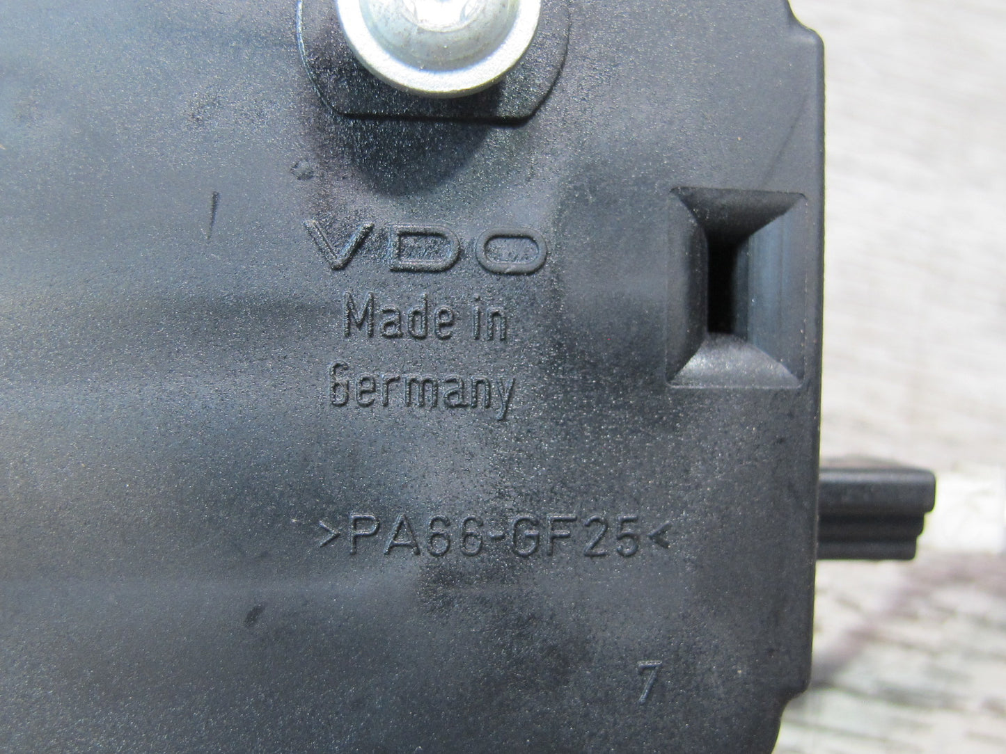 2001-2006 BMW E46 M3 3-SERIES Fuel Door Filler Cap Actuator Release Motor