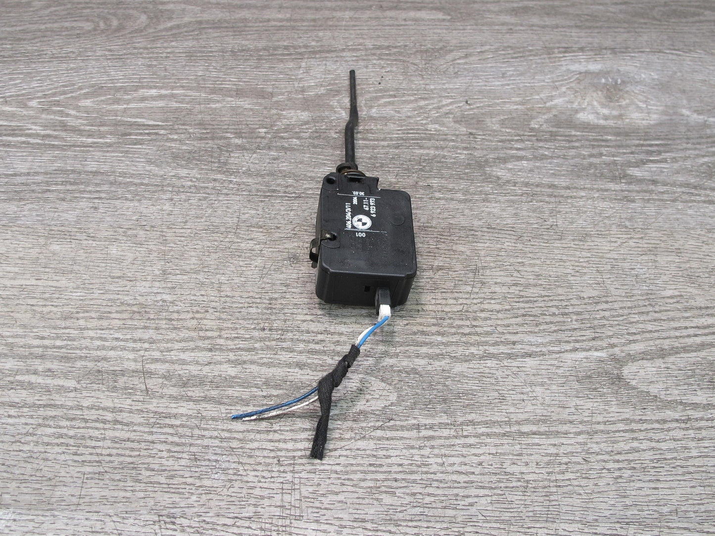 2001-2006 BMW E46 M3 3-SERIES Fuel Door Filler Cap Actuator Release Motor