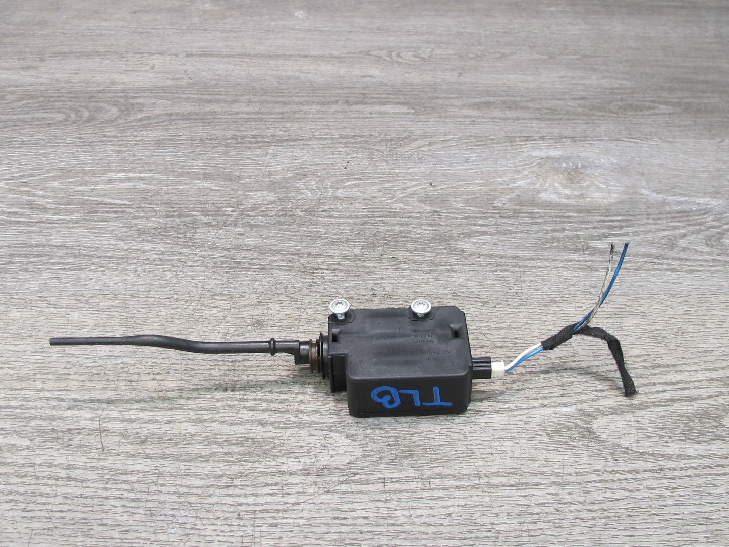 2001-2006 BMW E46 M3 3-SERIES Fuel Door Filler Cap Actuator Release Motor