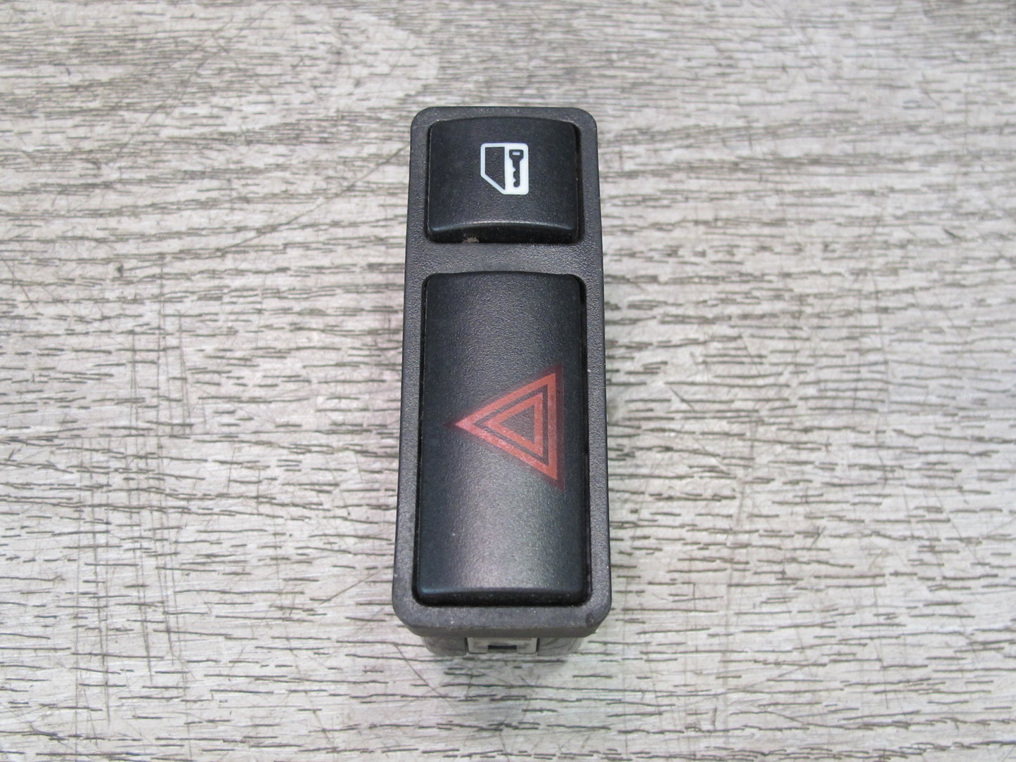 2001-2006 BMW E46 M3 3-SERIES  Emergency Hazard Flasher Lock Switch Button