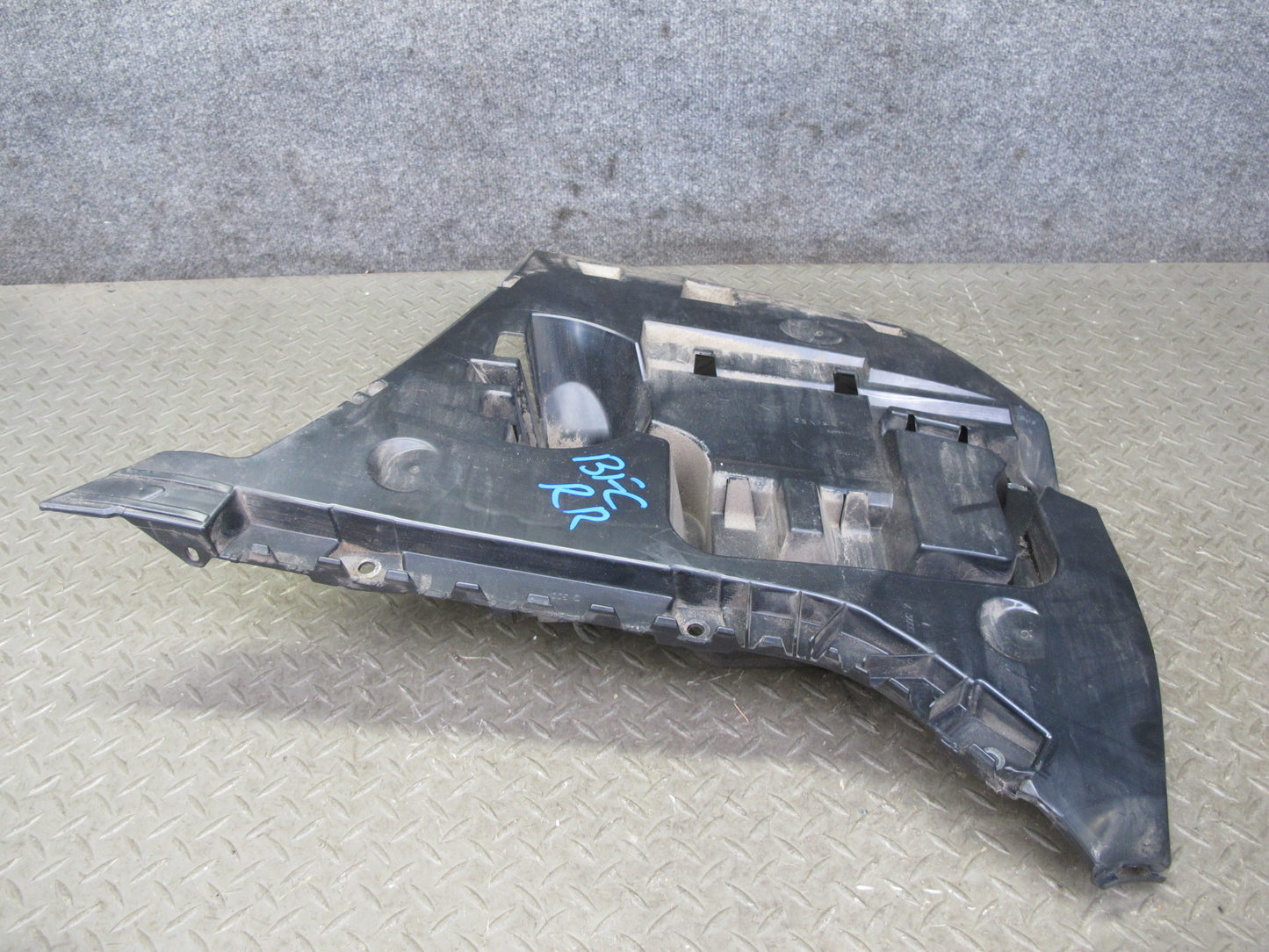 11-16 BMW F10 5-SERIES 550i Rear Bumper Right Mount Bracket Support OEM