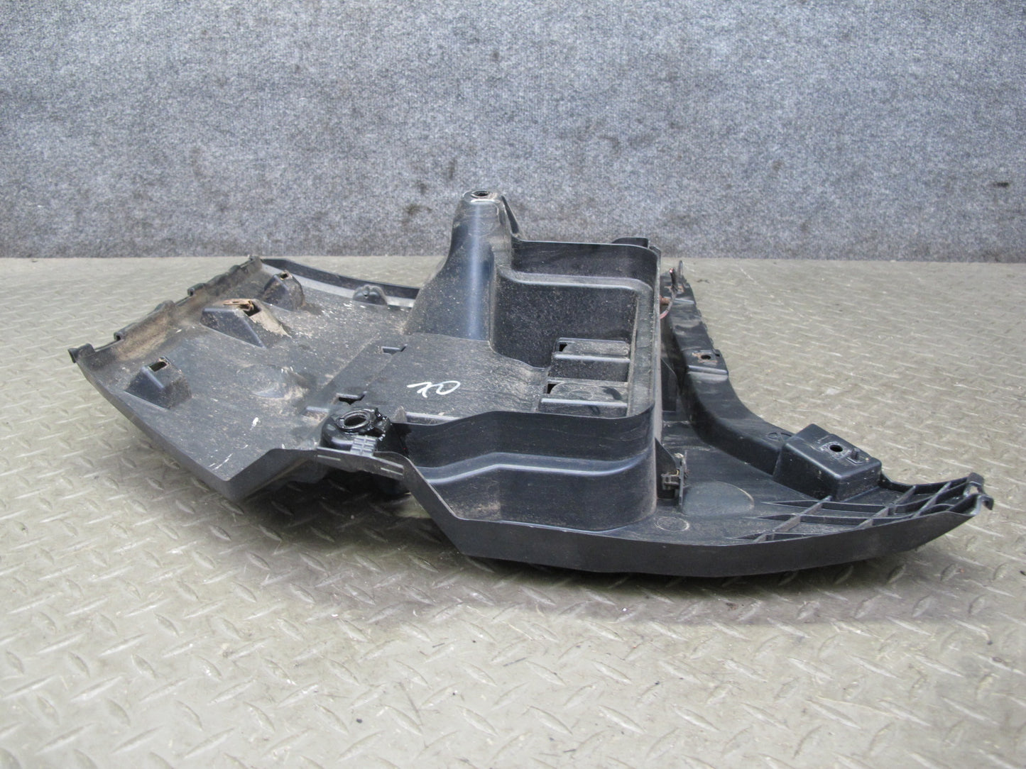 11-16 BMW F10 5-SERIES 550i Rear Bumper Right Mount Bracket Support OEM