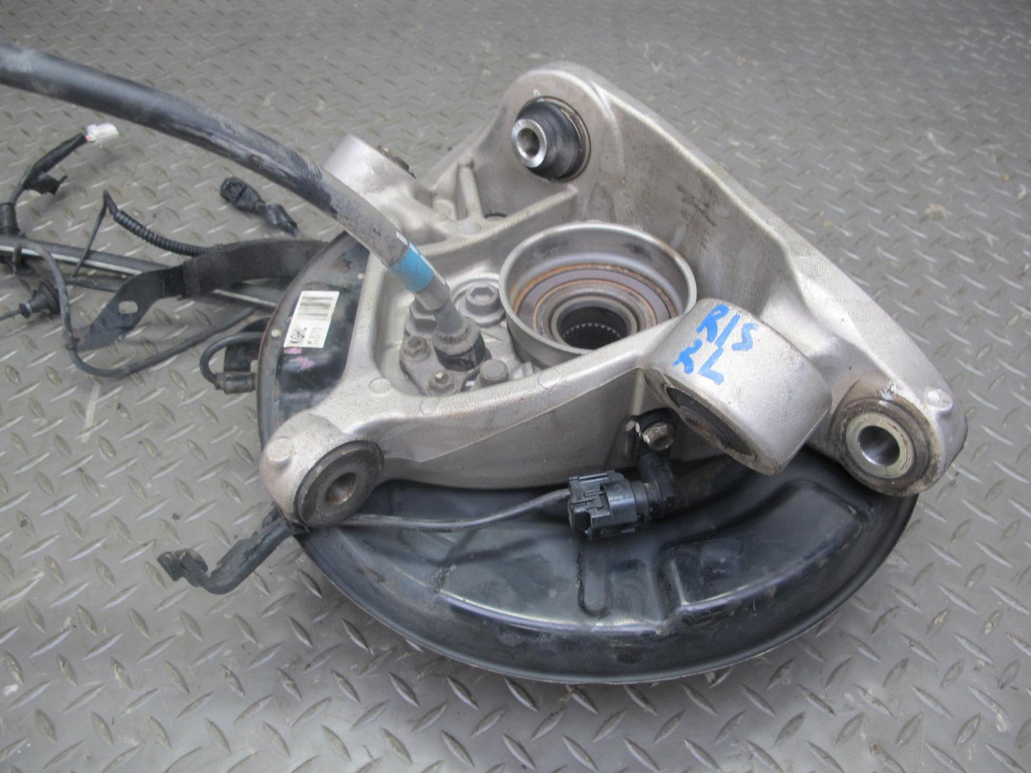 06-14 Lexus IS250 RWD Rear Left Spindle Knuckle Wheel Hub Bearing OEM